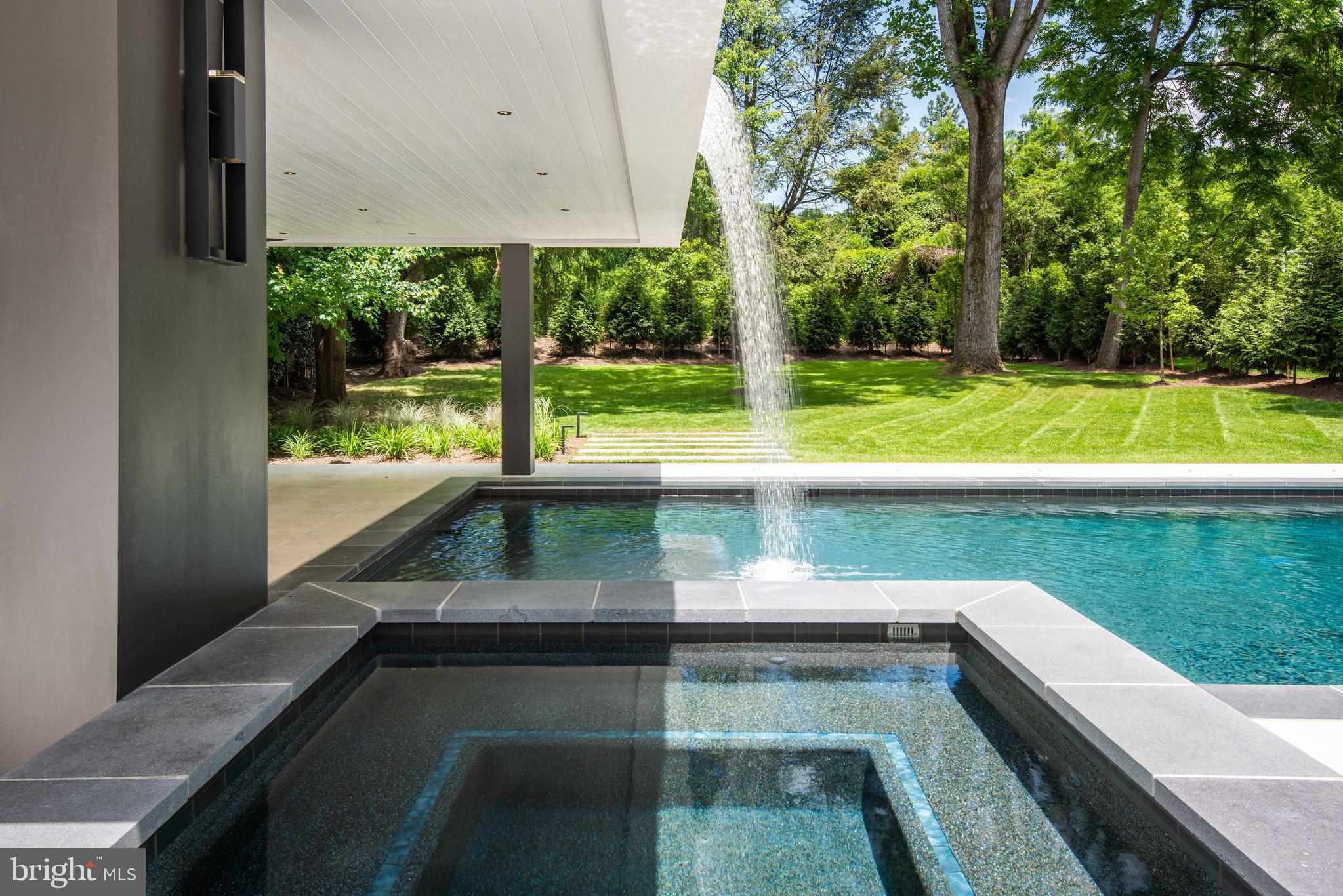 CLEARVIEW MANOR - Residential