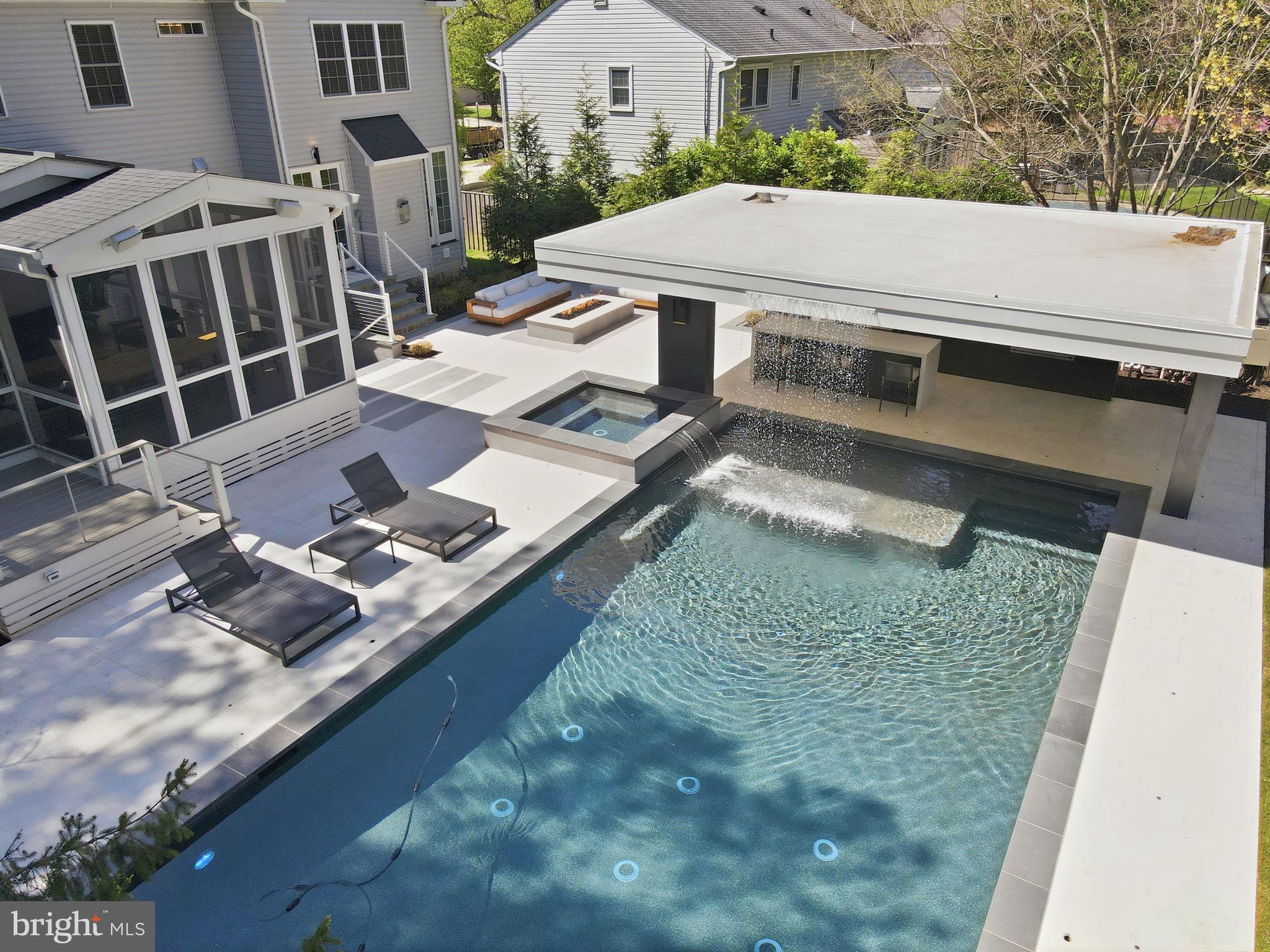 CLEARVIEW MANOR - Residential