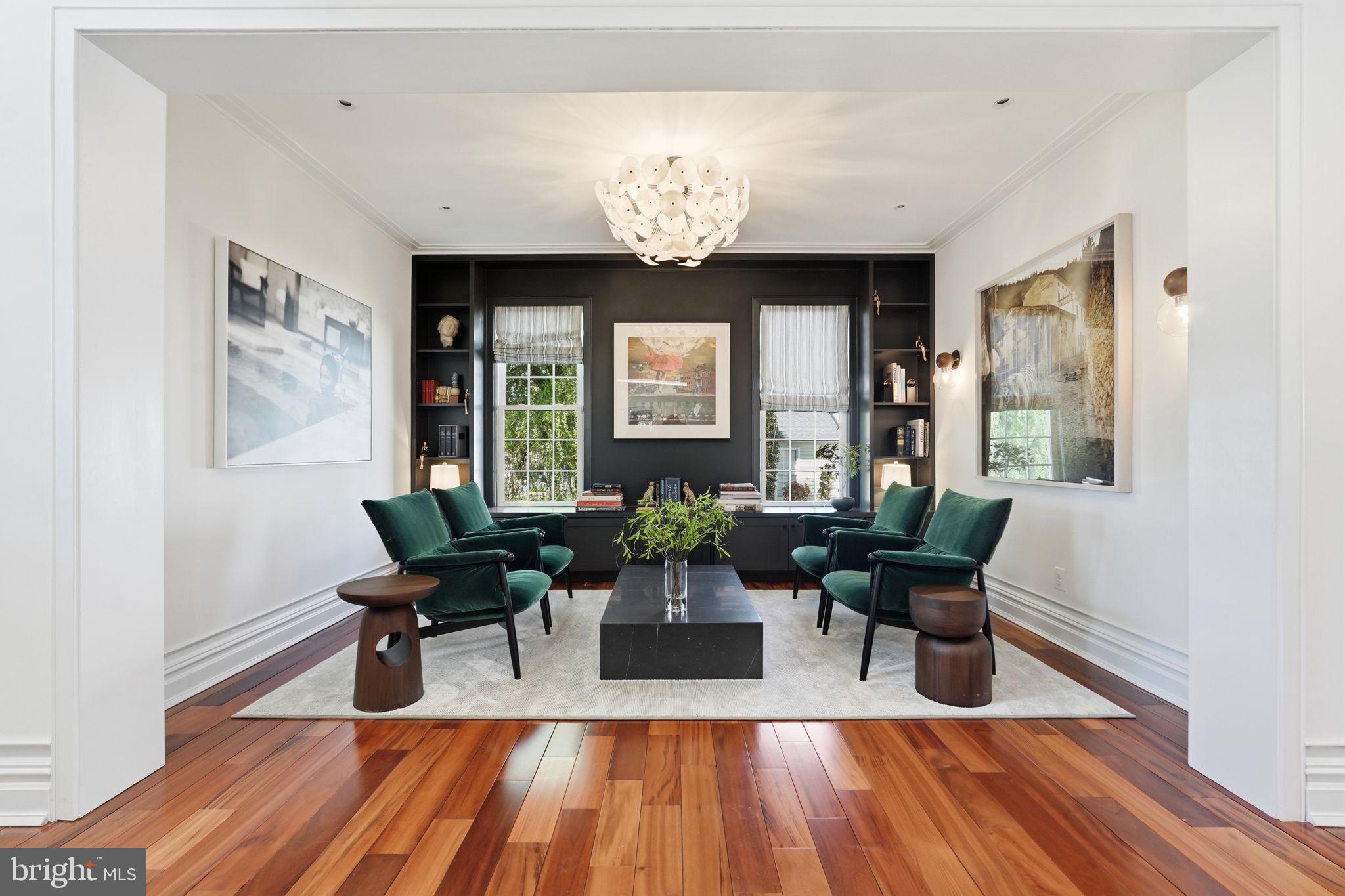 CLEARVIEW MANOR - Residential