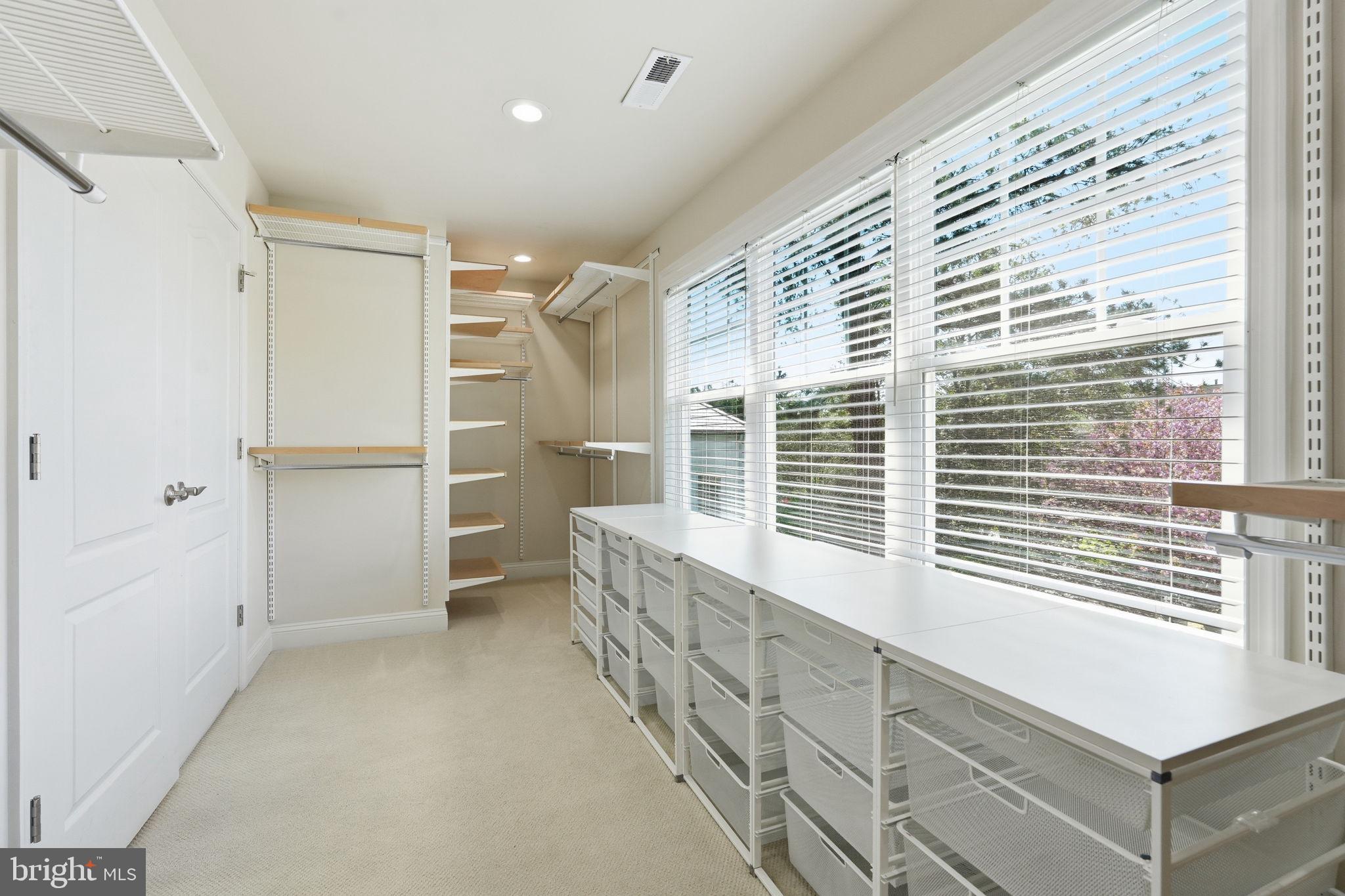 CLEARVIEW MANOR - Residential