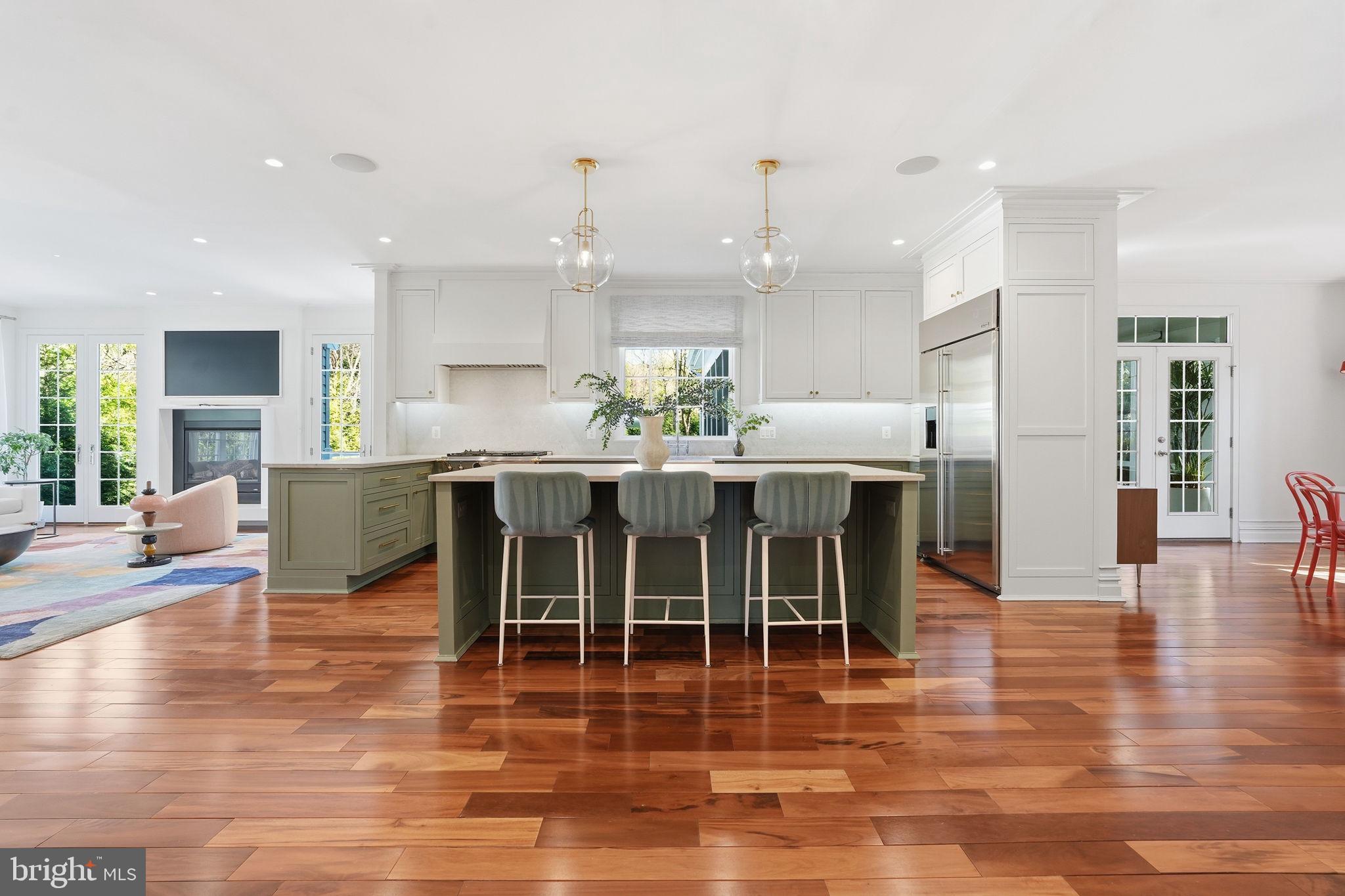 CLEARVIEW MANOR - Residential