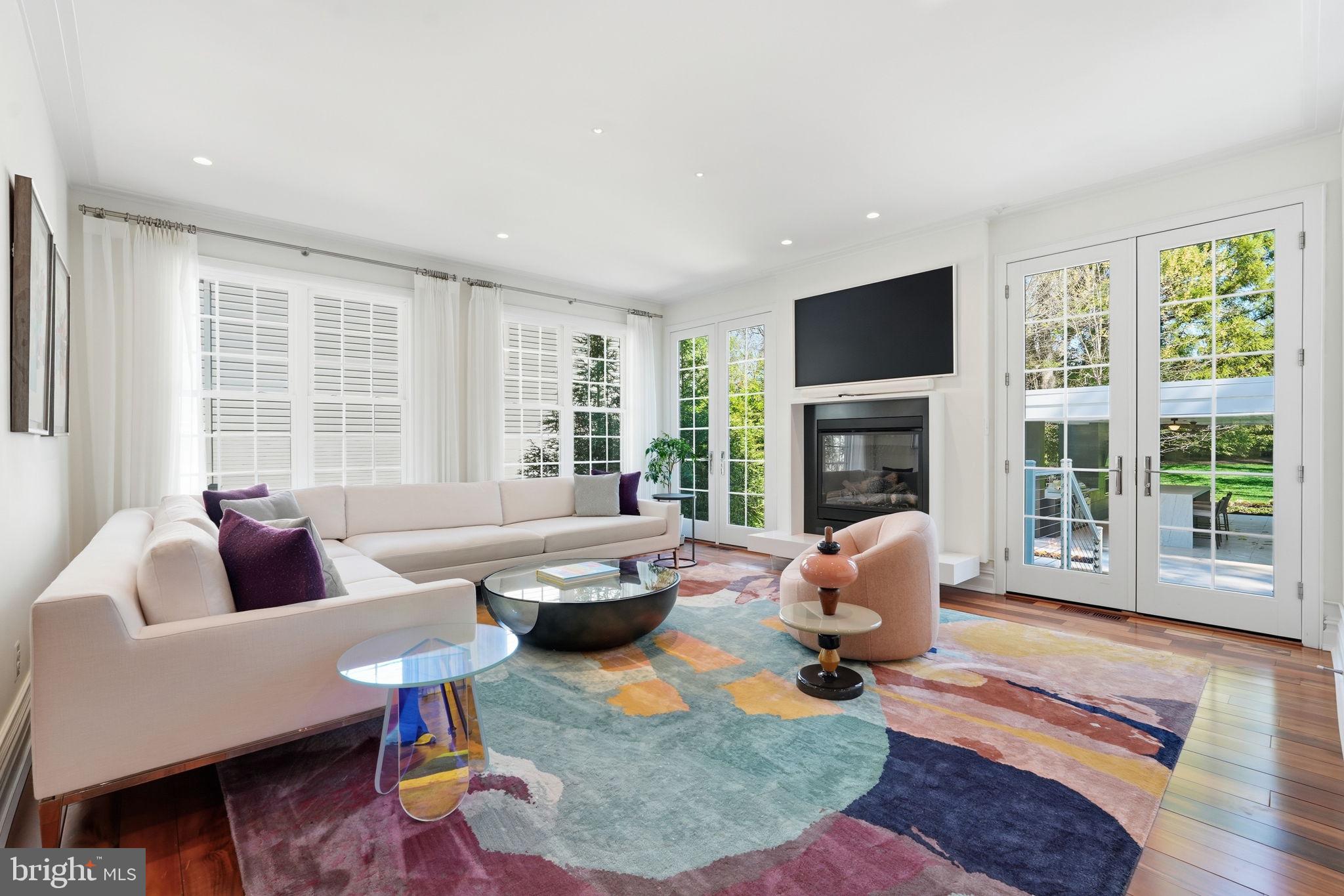 CLEARVIEW MANOR - Residential