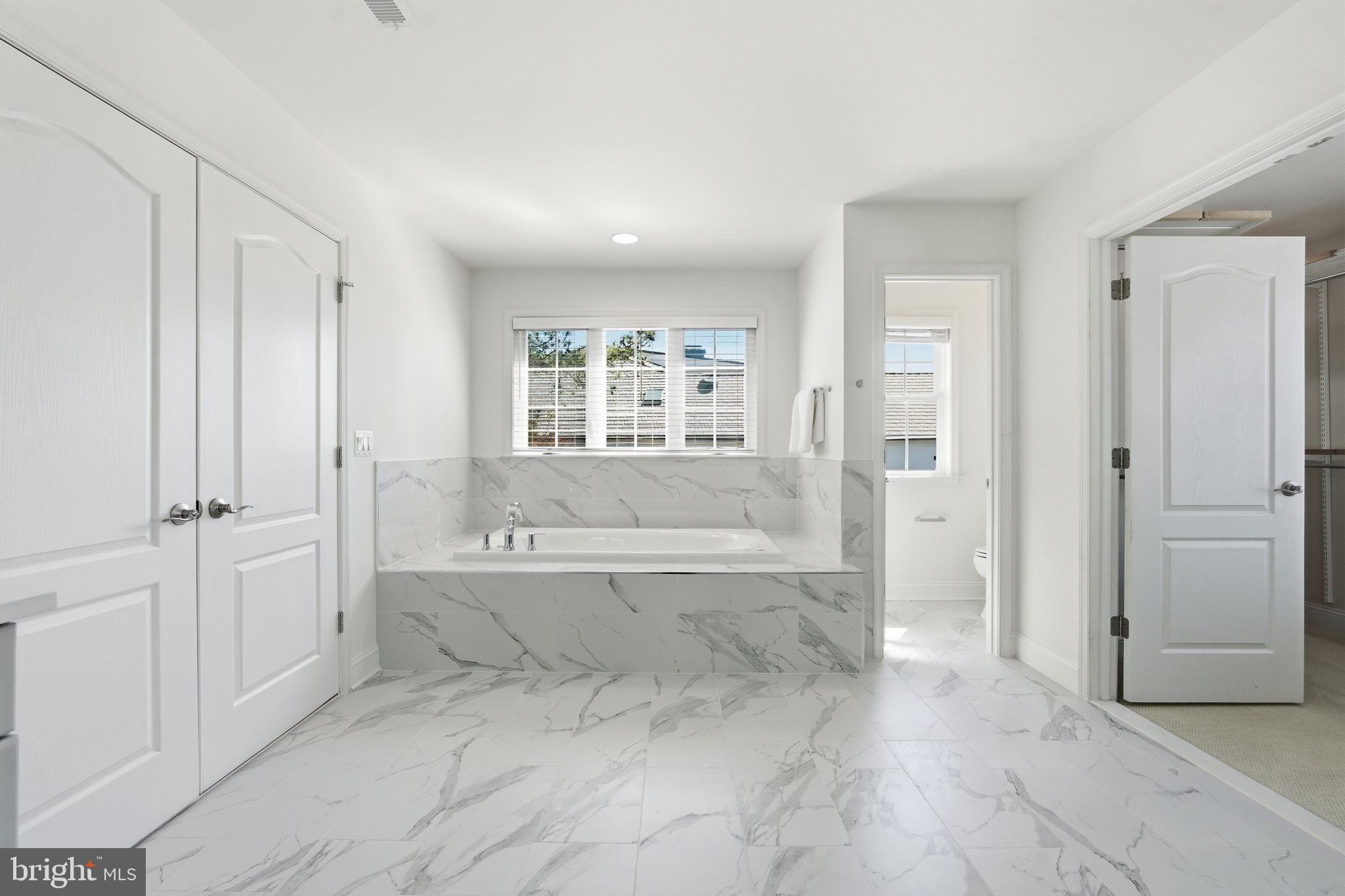 CLEARVIEW MANOR - Residential