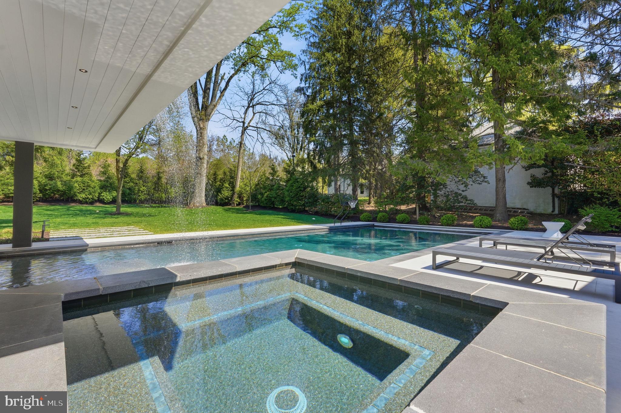 CLEARVIEW MANOR - Residential