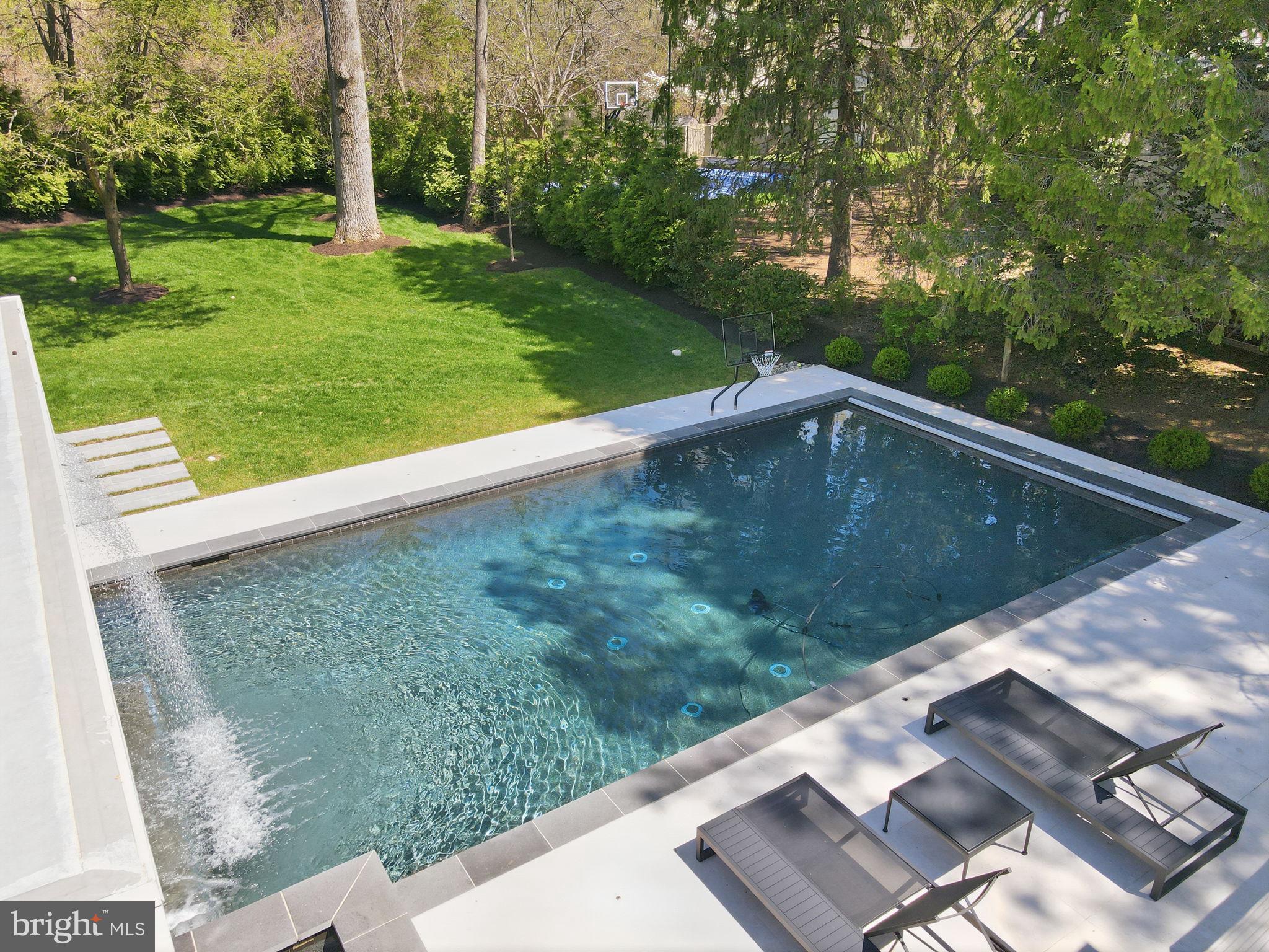 CLEARVIEW MANOR - Residential