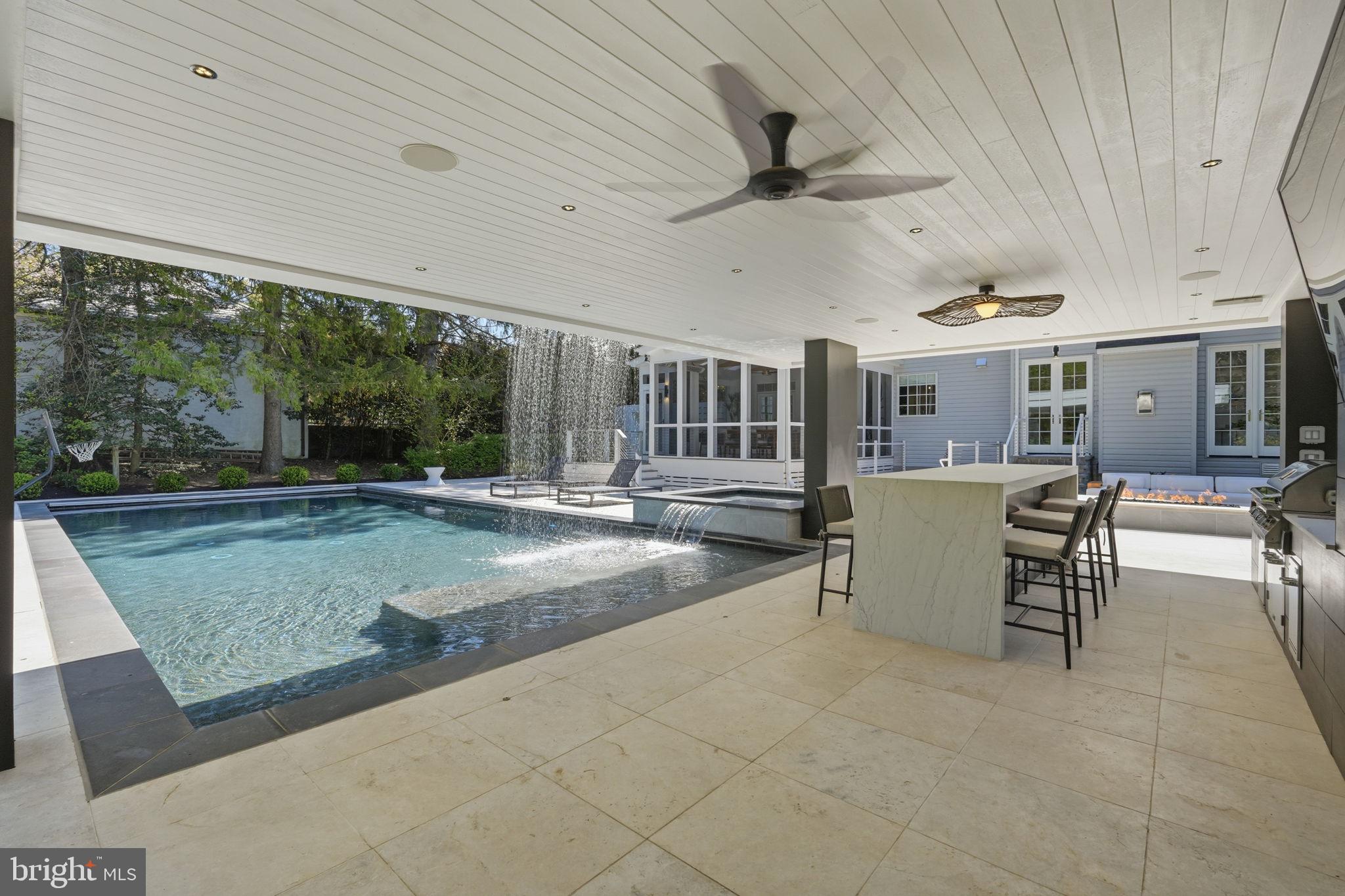 CLEARVIEW MANOR - Residential