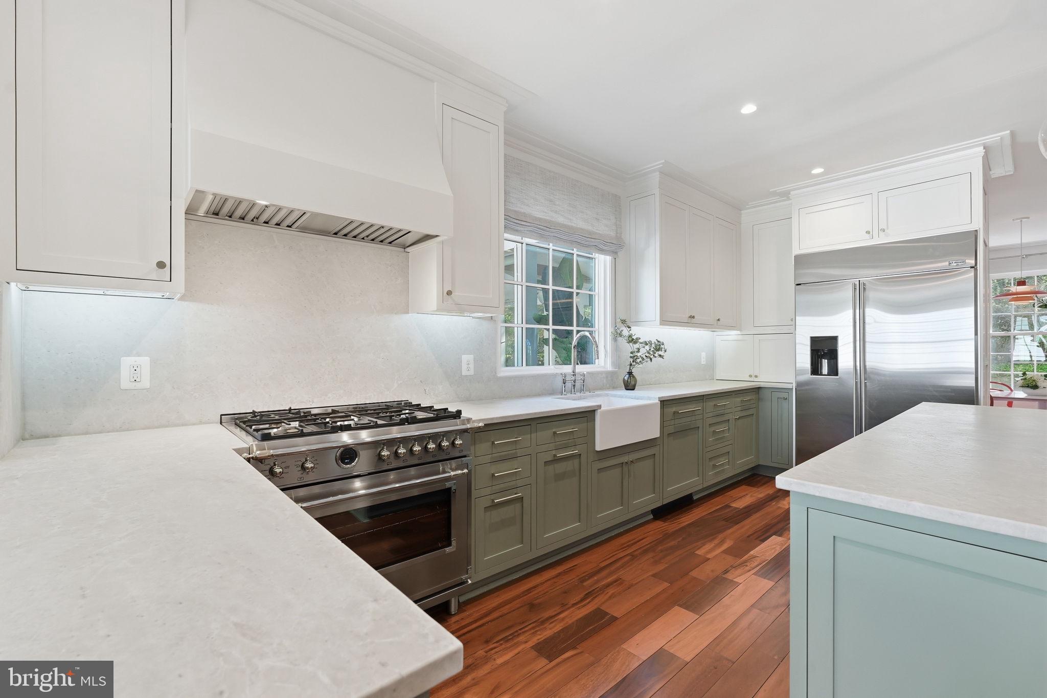 CLEARVIEW MANOR - Residential