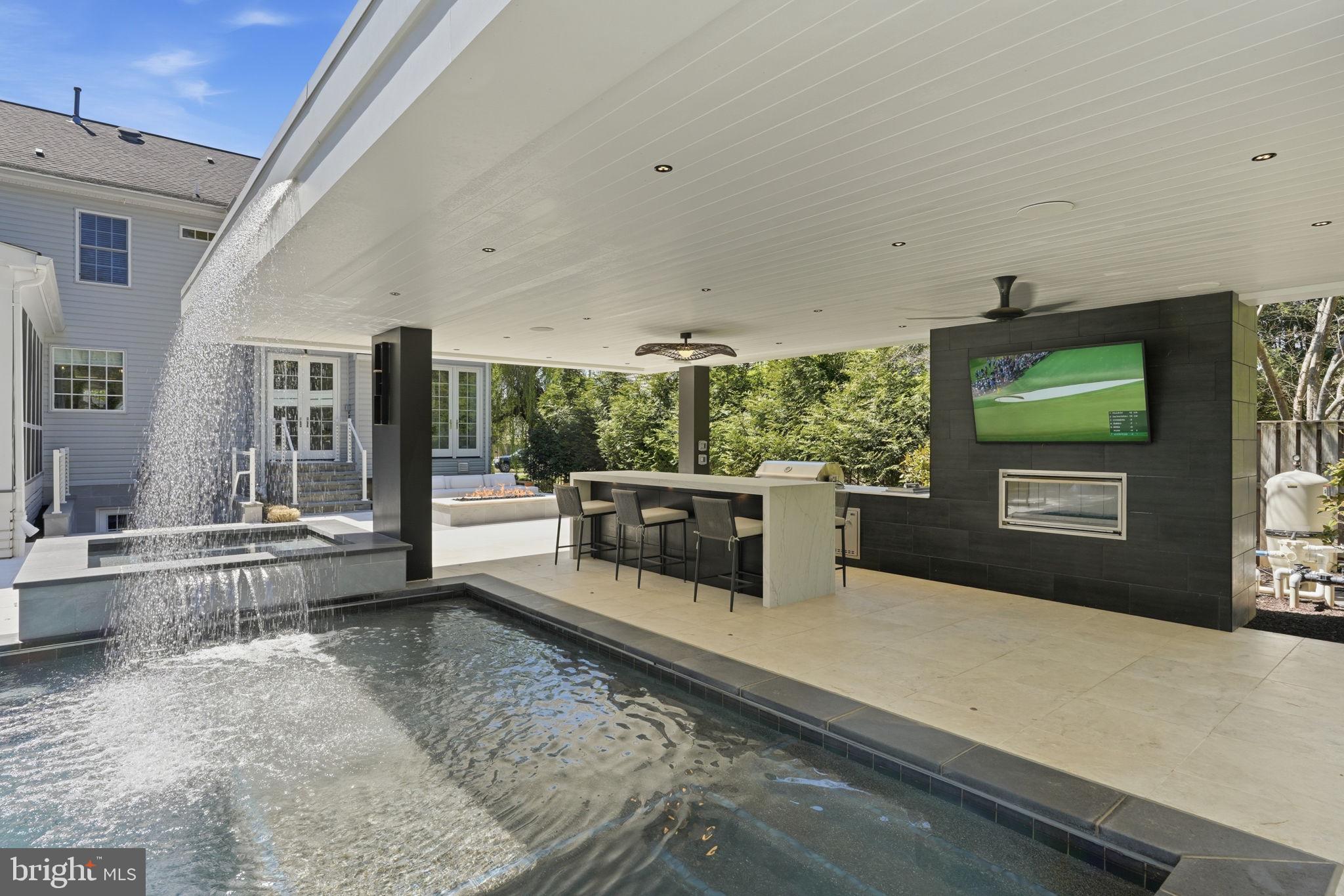 CLEARVIEW MANOR - Residential