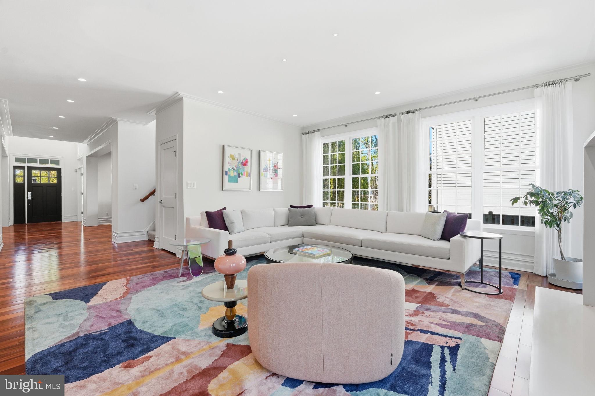 CLEARVIEW MANOR - Residential