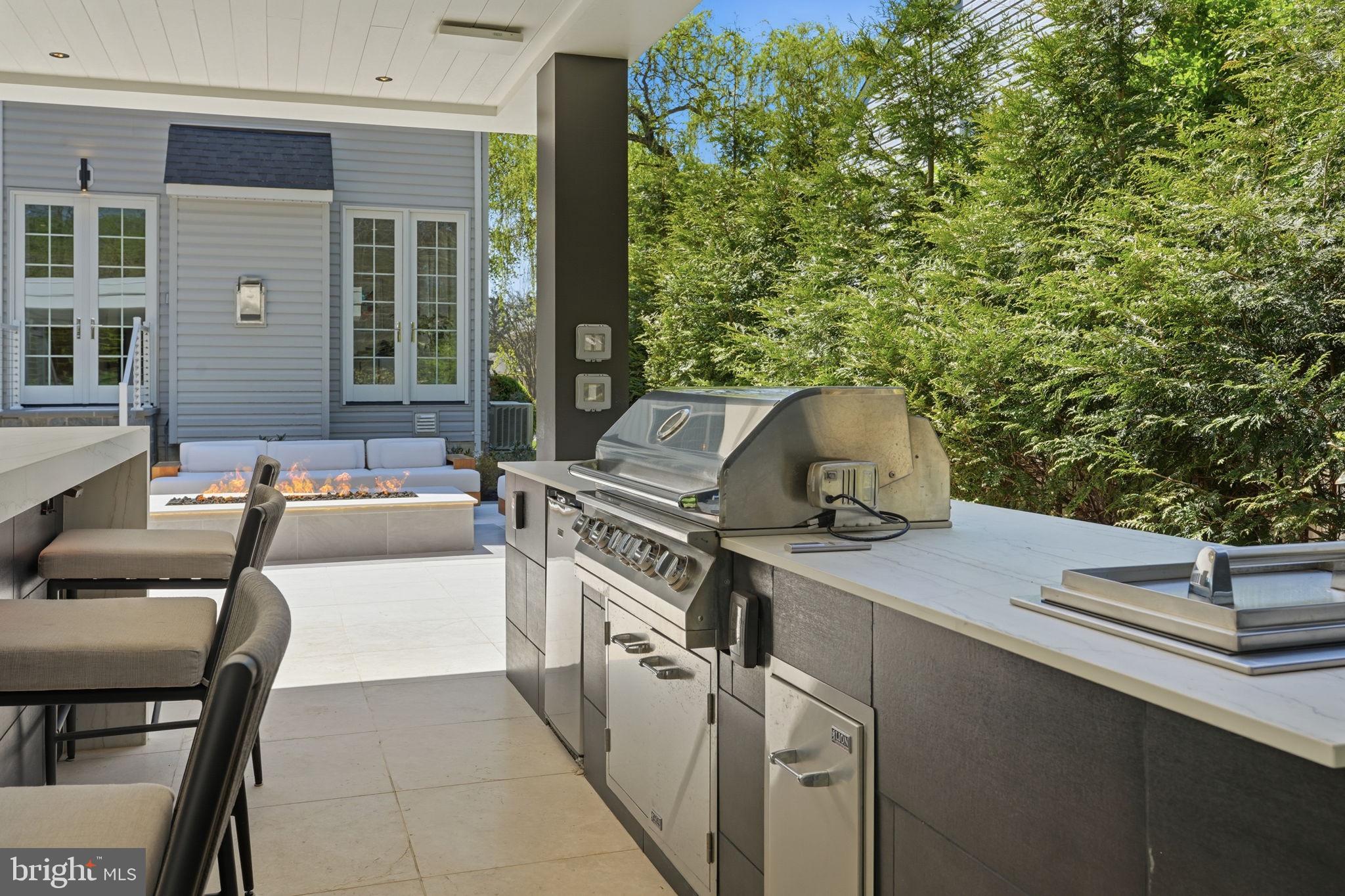 CLEARVIEW MANOR - Residential