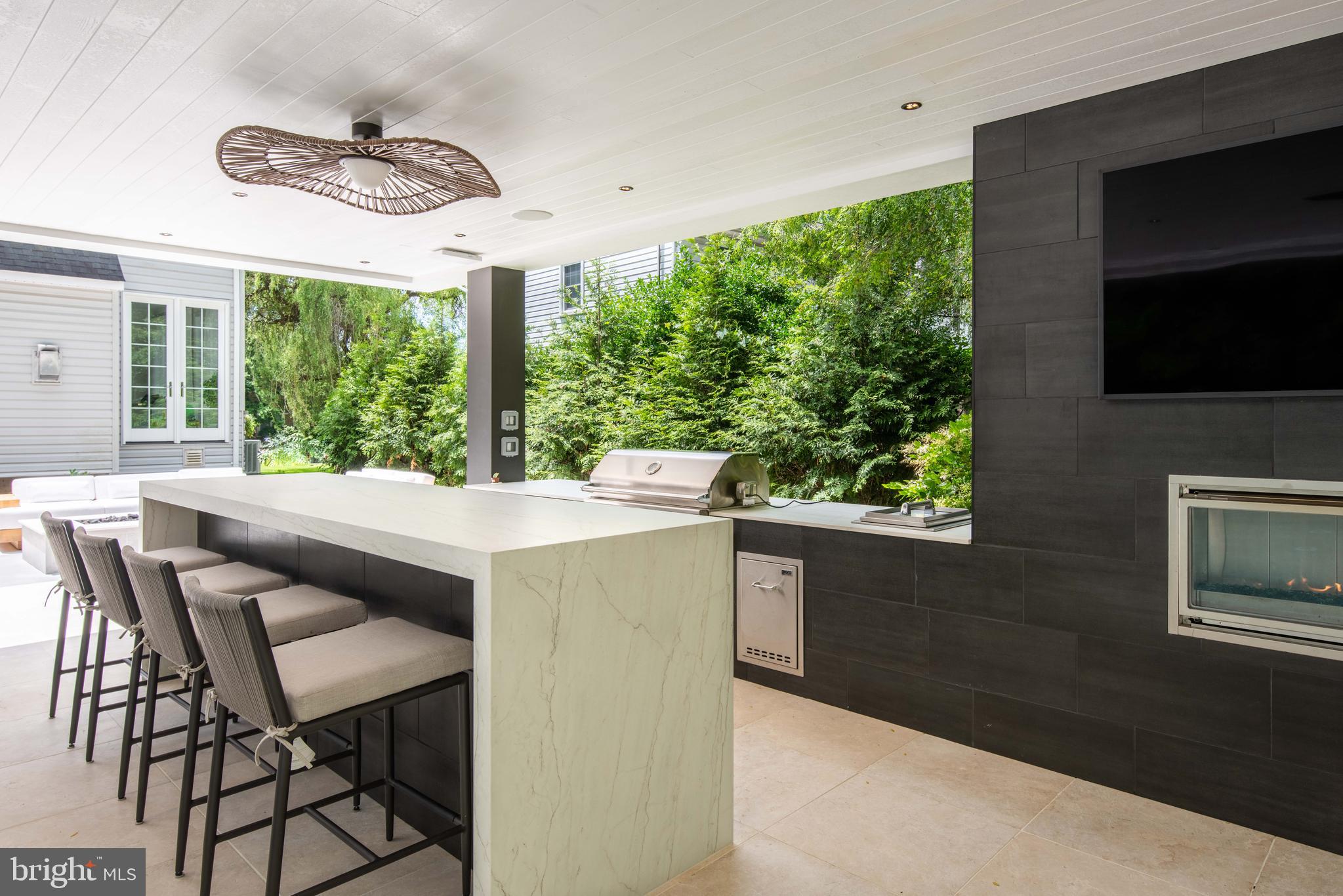 CLEARVIEW MANOR - Residential