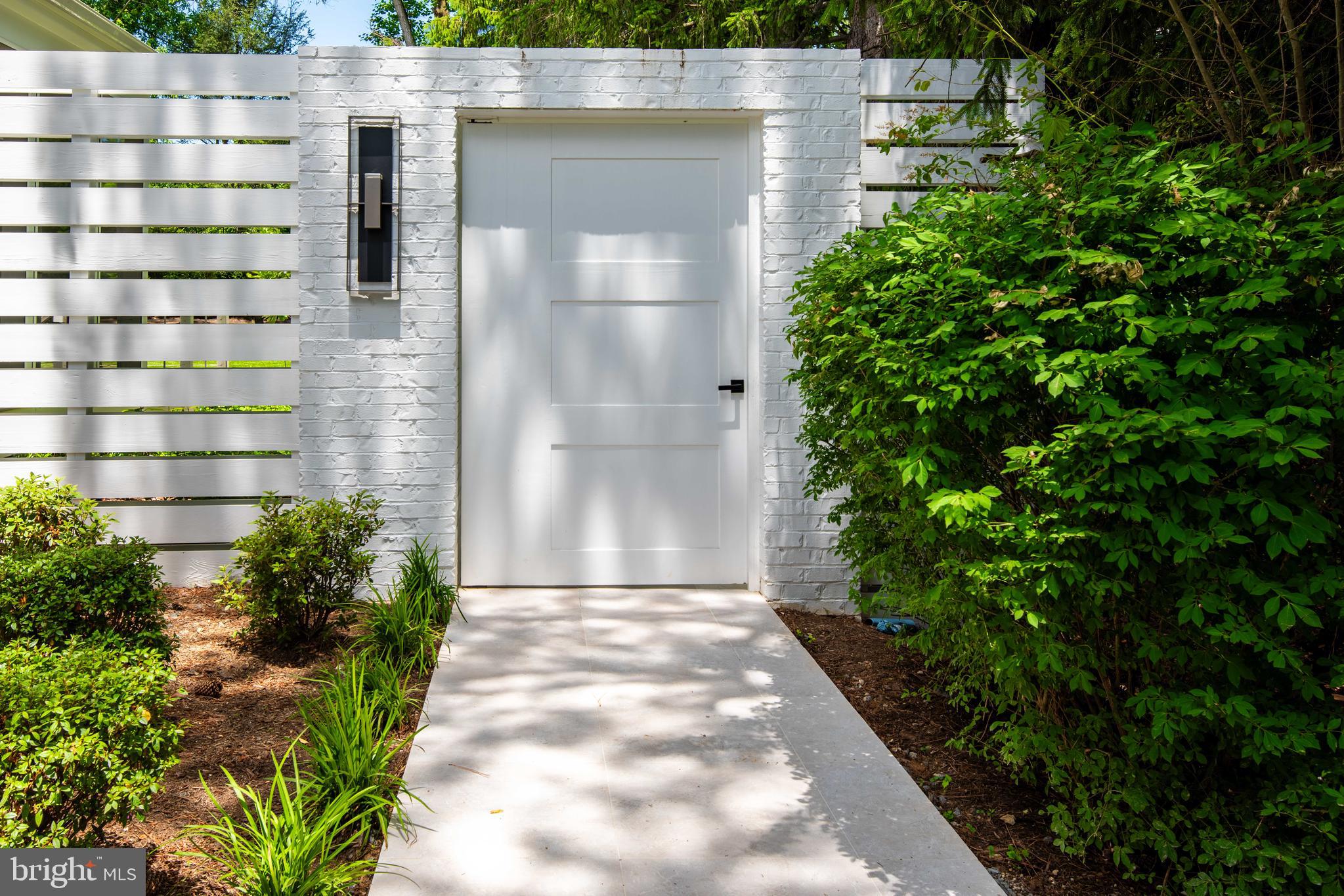 CLEARVIEW MANOR - Residential