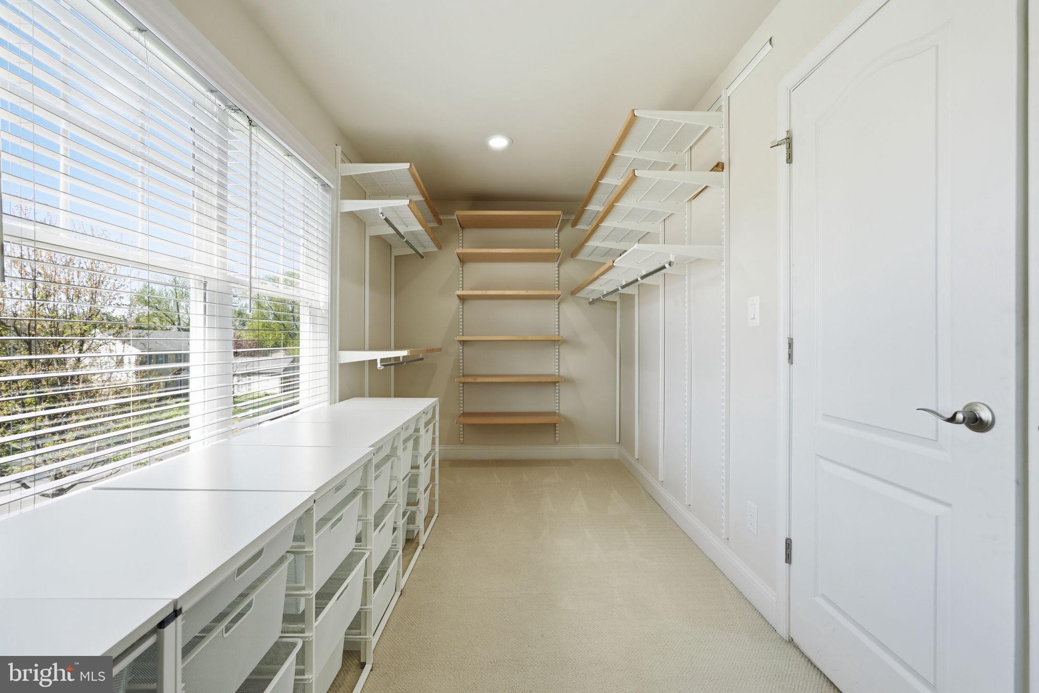 CLEARVIEW MANOR - Residential