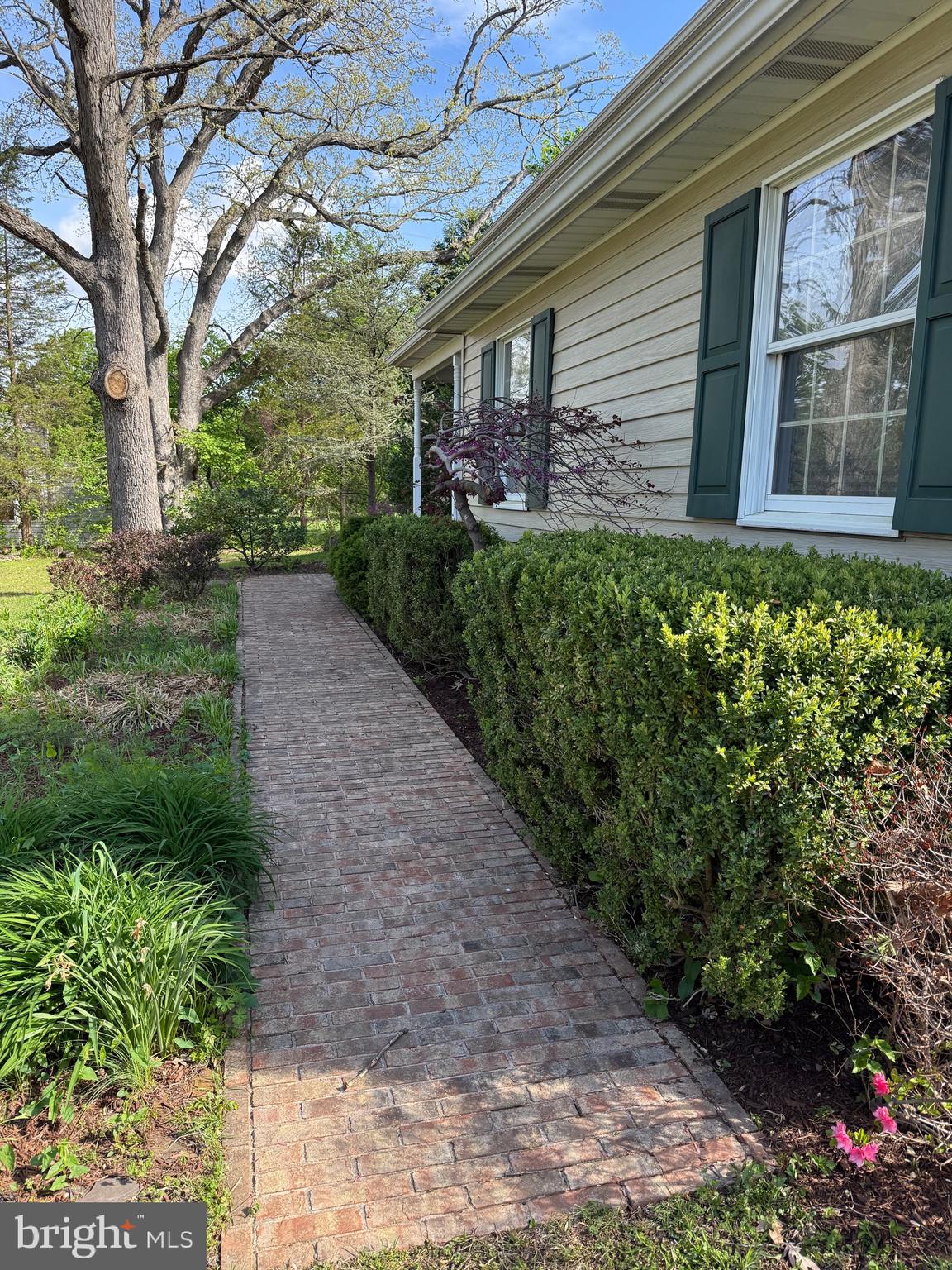 924 HUGHES DRIVE