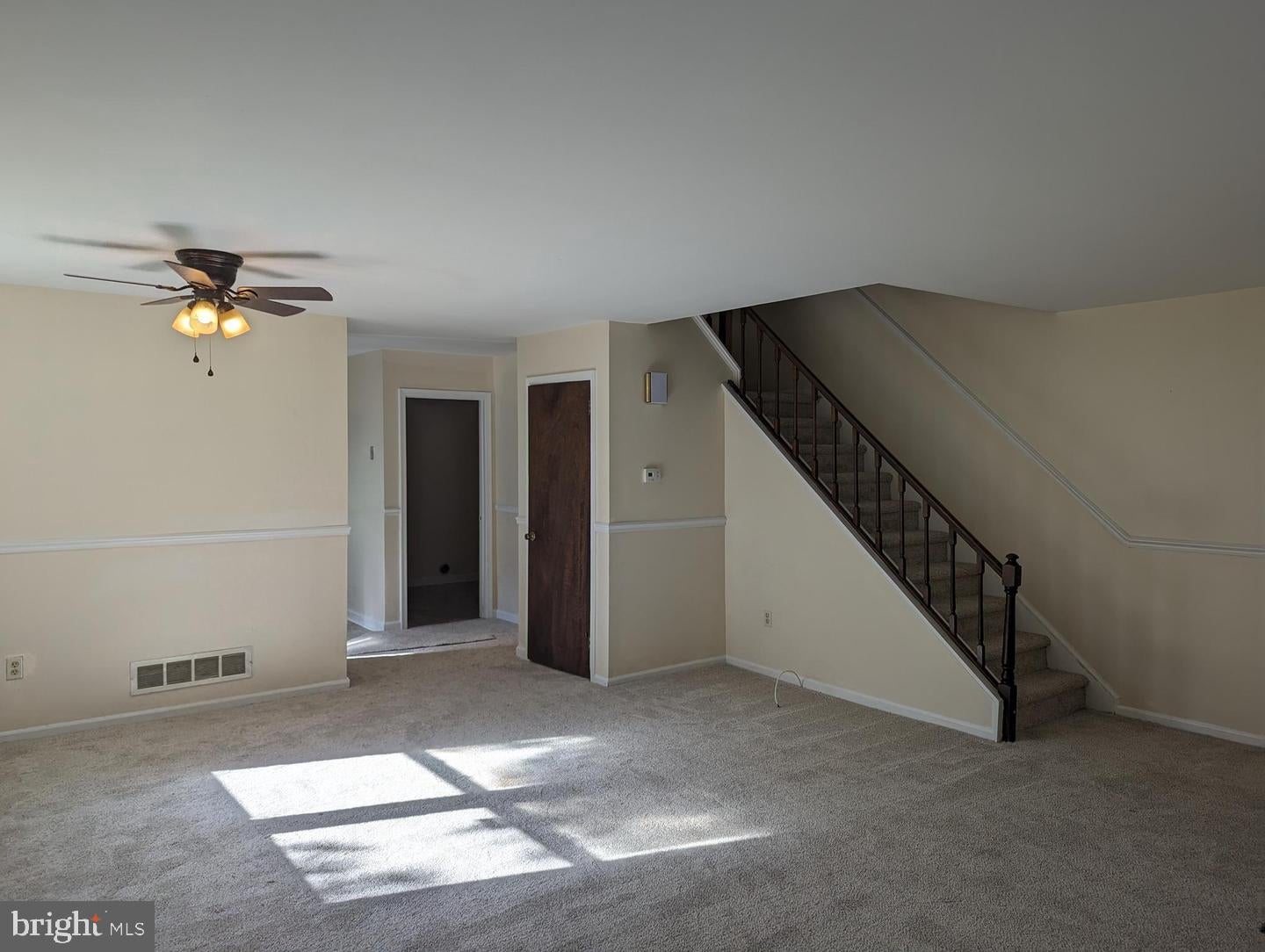830 WOODCREST DRIVE