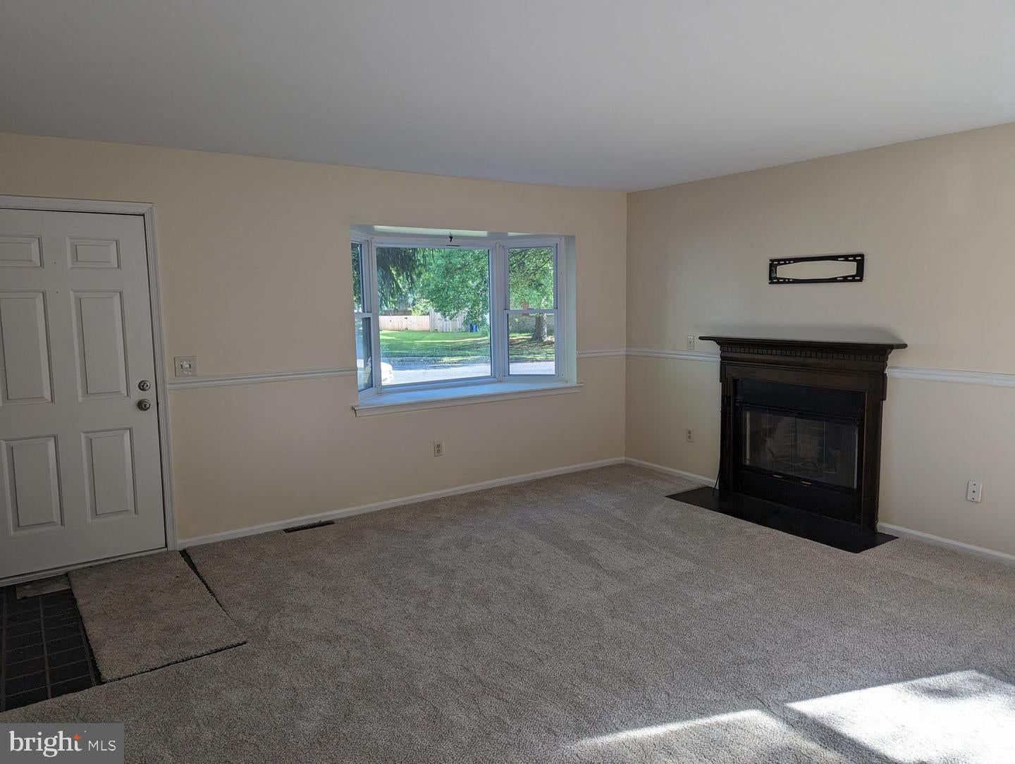 830 WOODCREST DRIVE