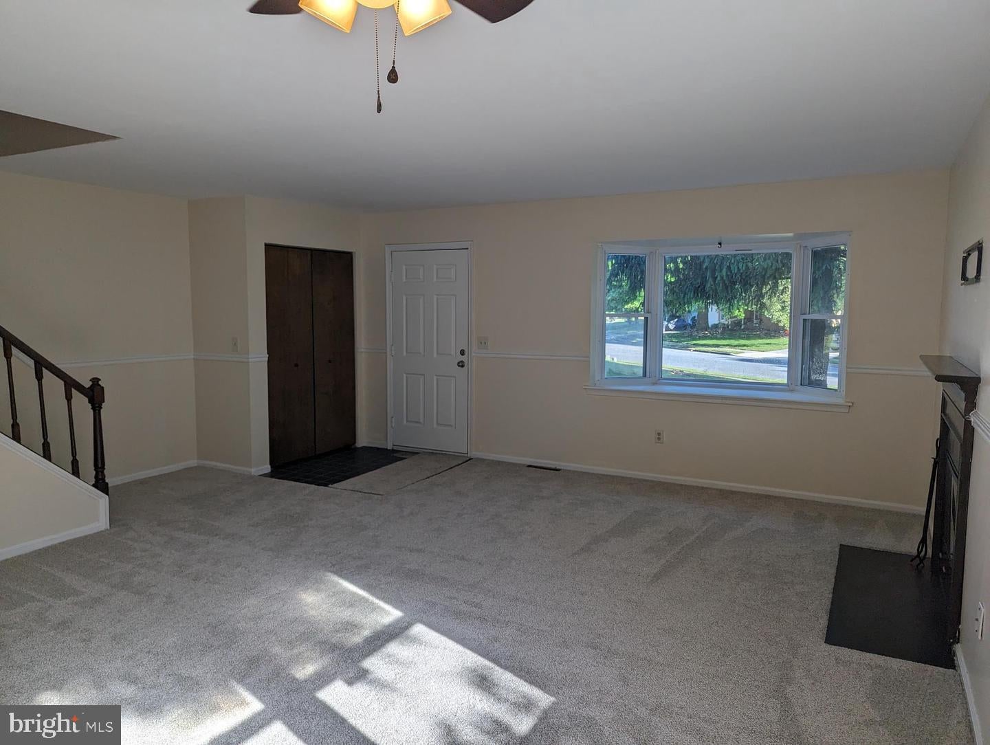 830 WOODCREST DRIVE