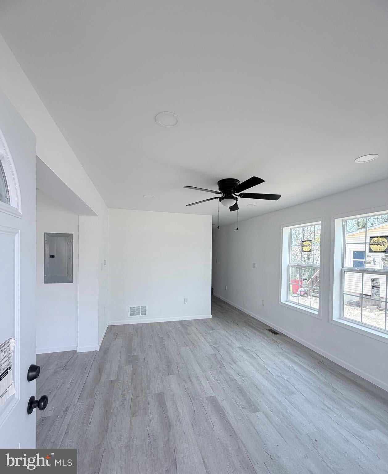 606 E COMMERCE STREET
