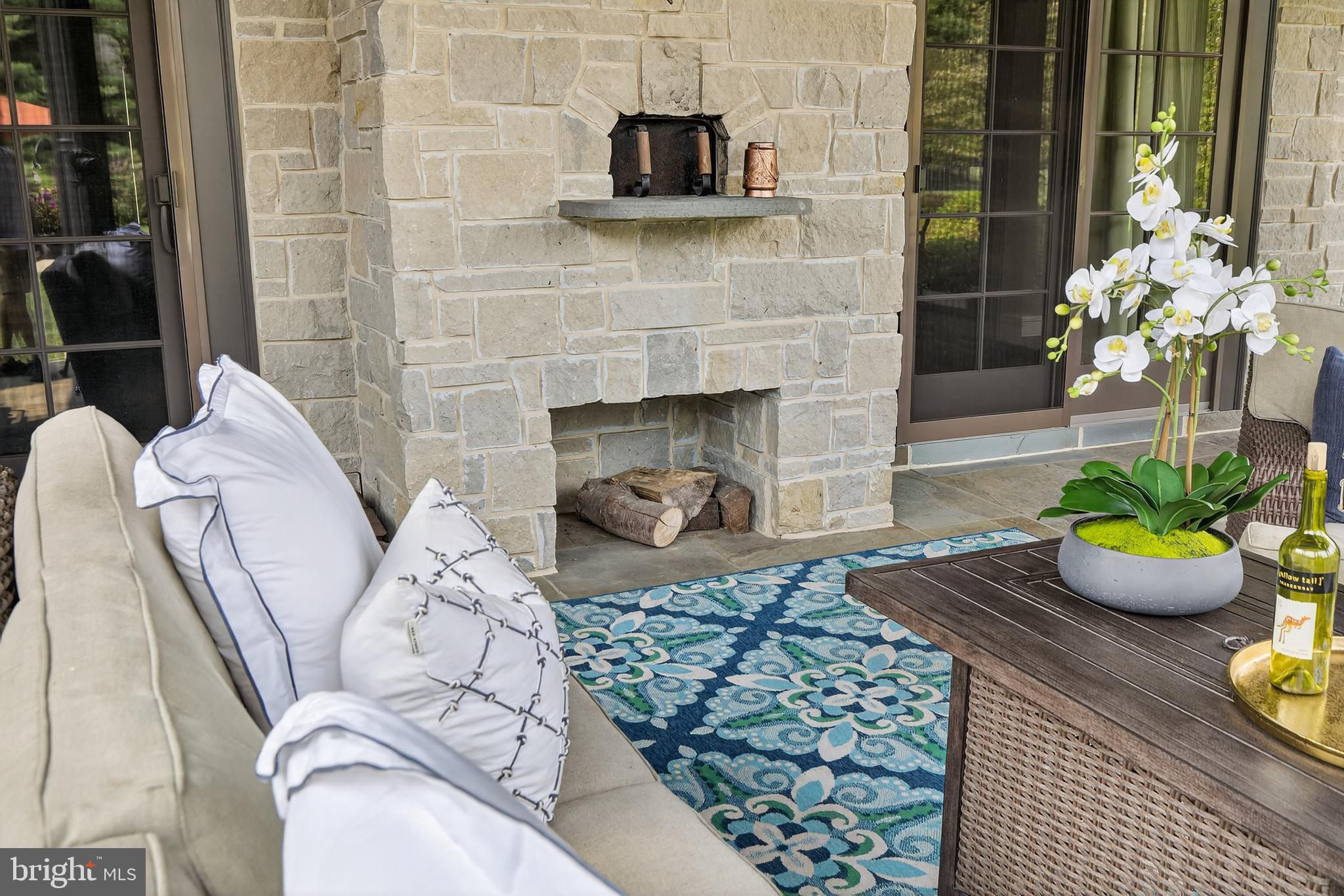 STONEHENGE - Residential