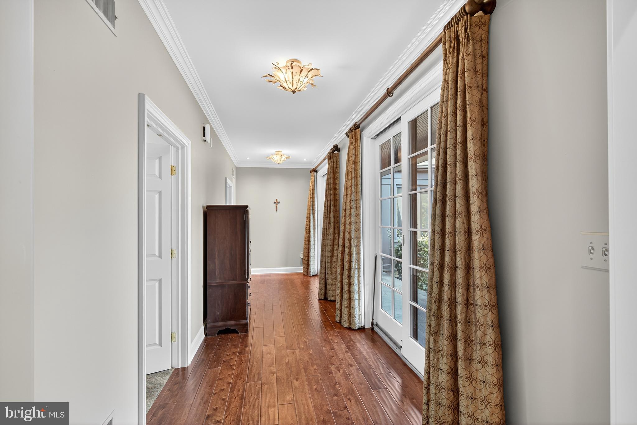 STONEHENGE - Residential