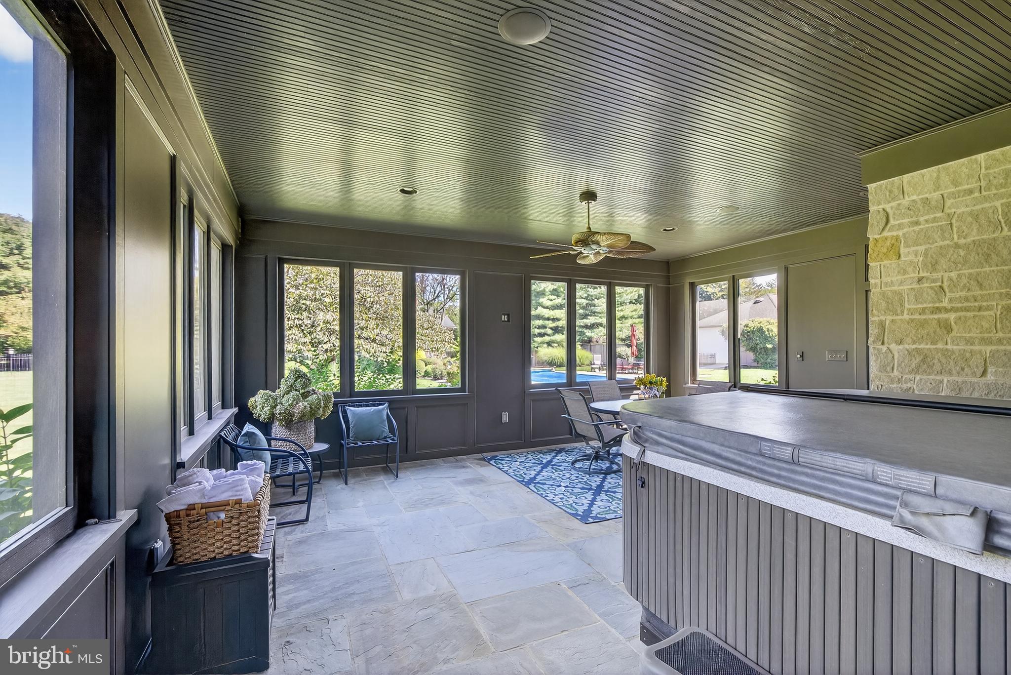 STONEHENGE - Residential