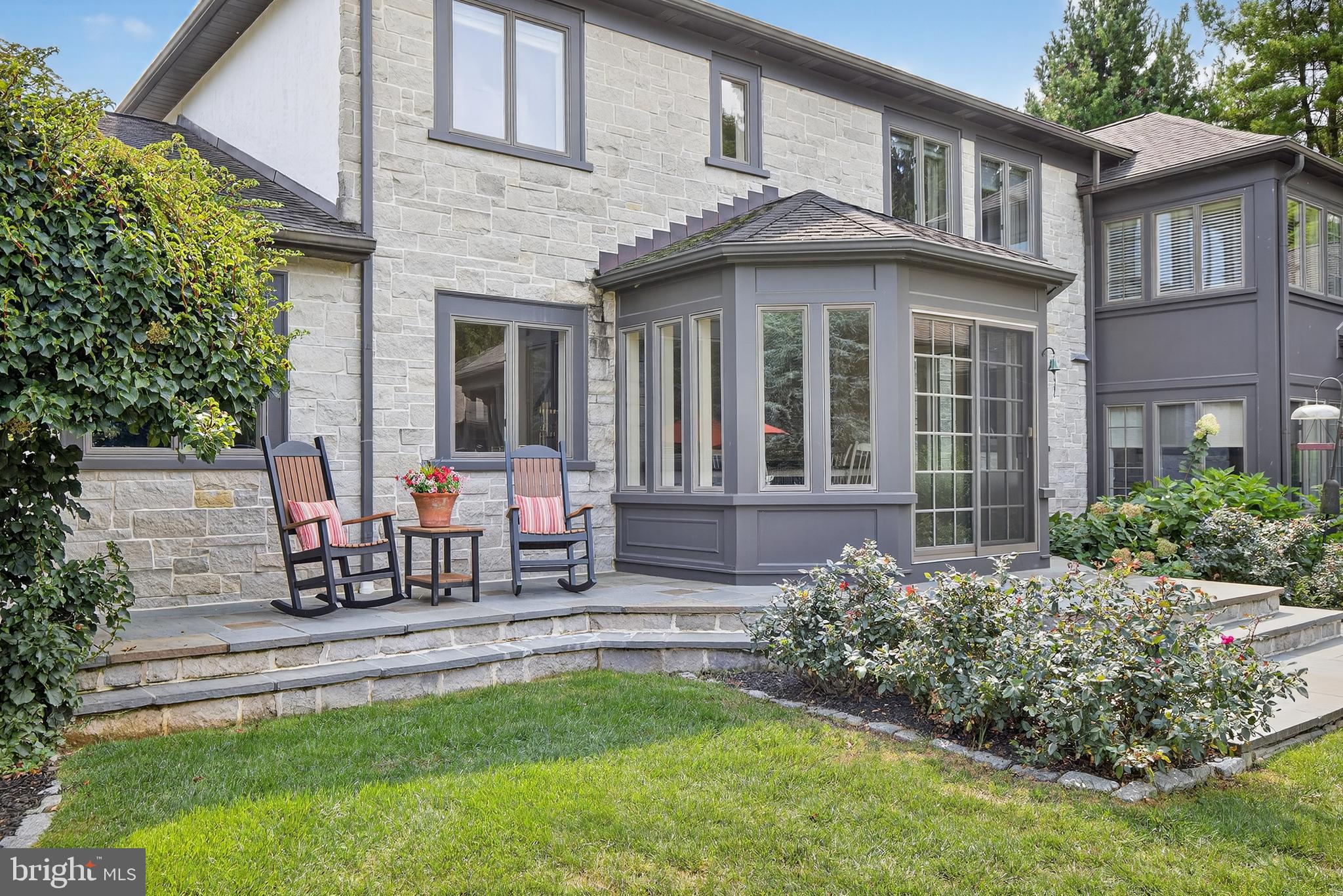 STONEHENGE - Residential