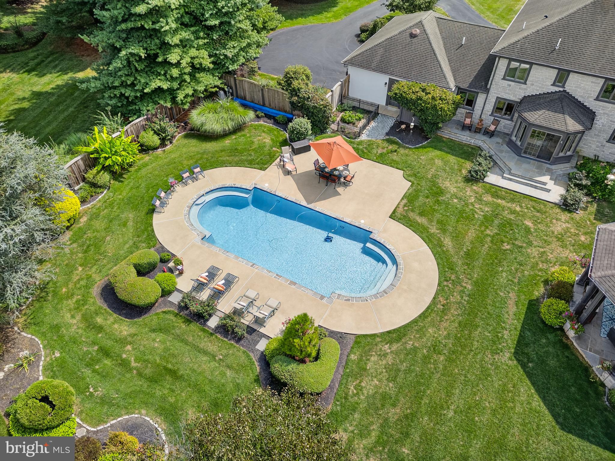 STONEHENGE - Residential