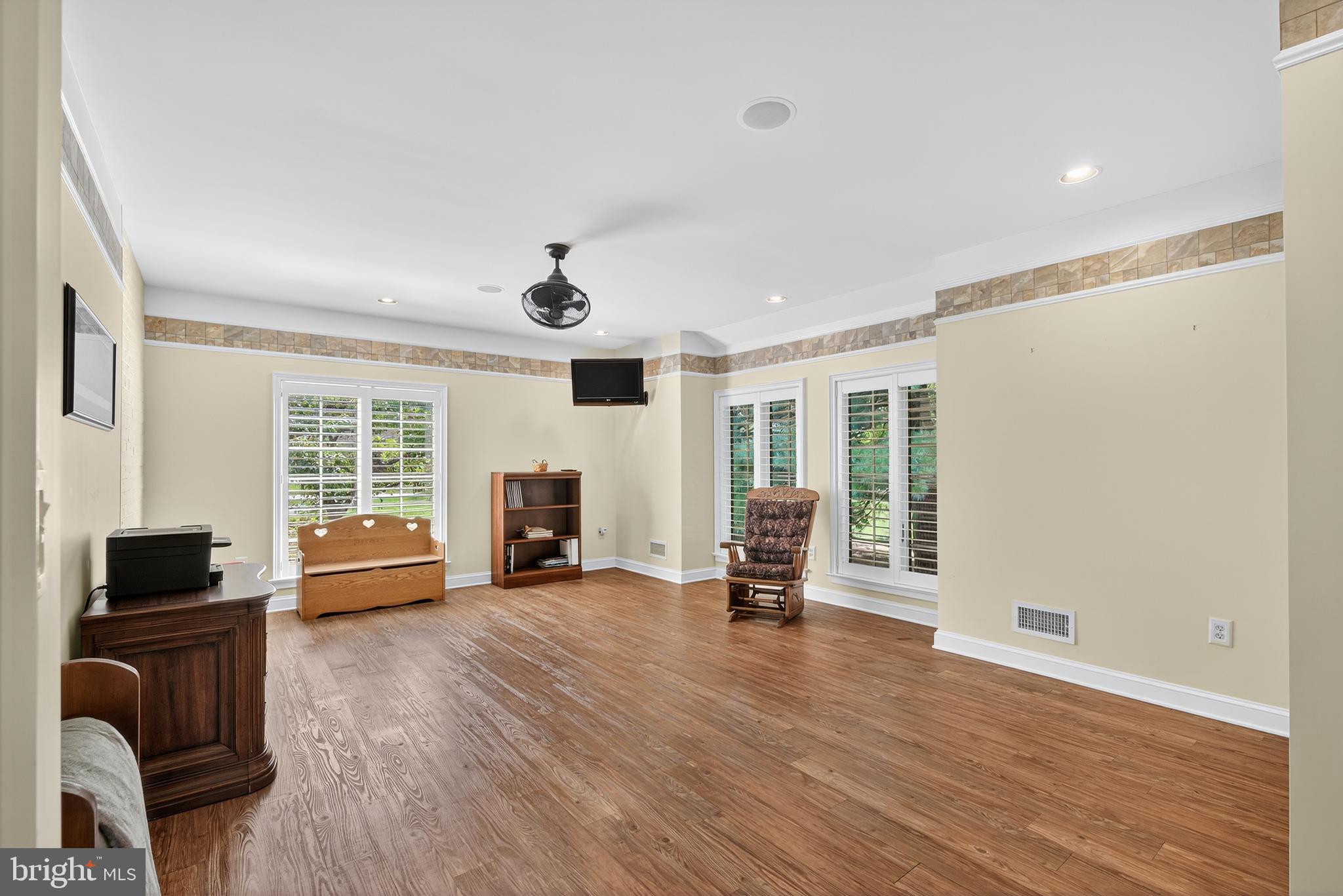 STONEHENGE - Residential