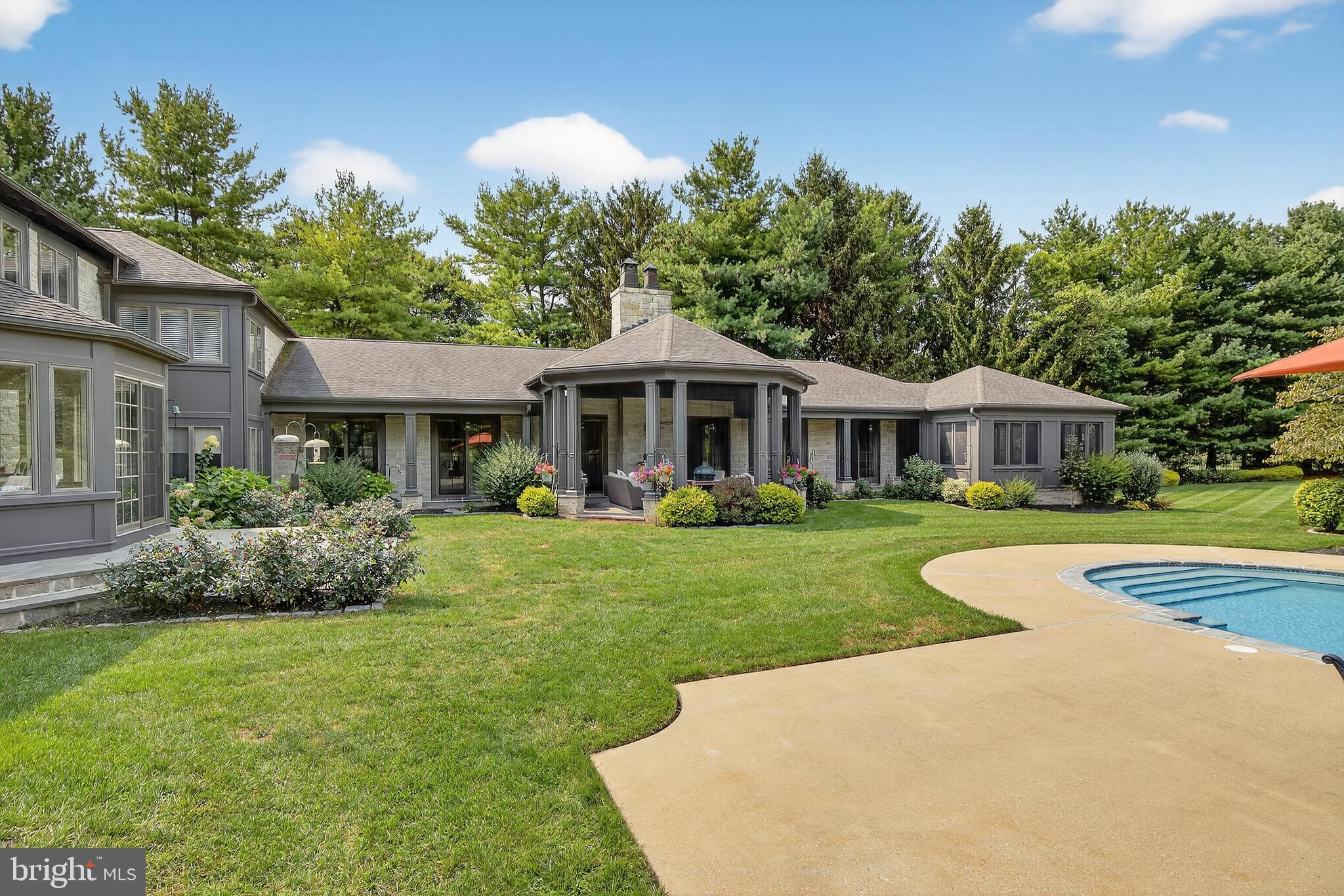 STONEHENGE - Residential