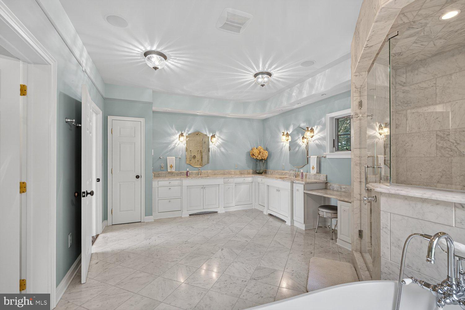 STONEHENGE - Residential