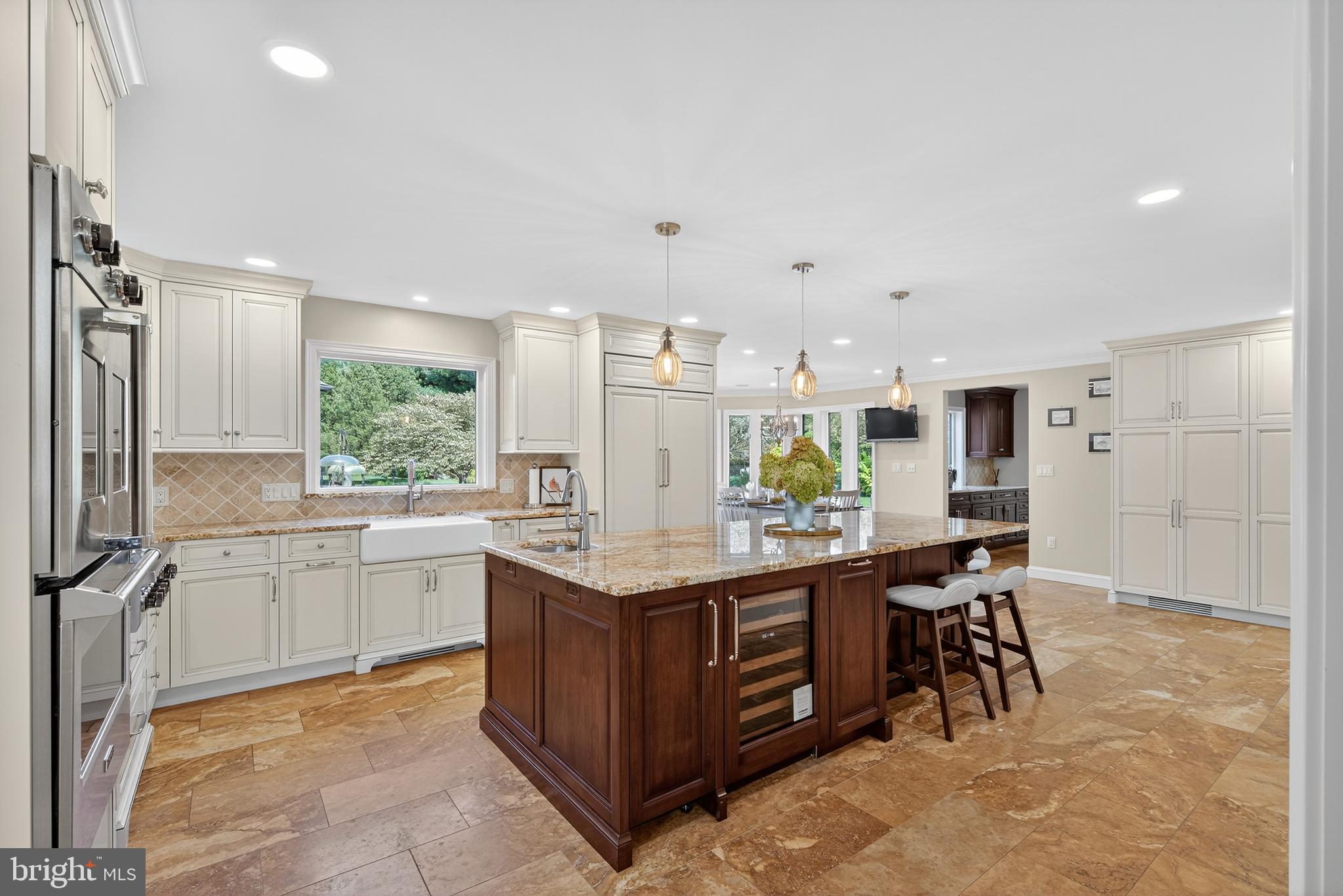 STONEHENGE - Residential