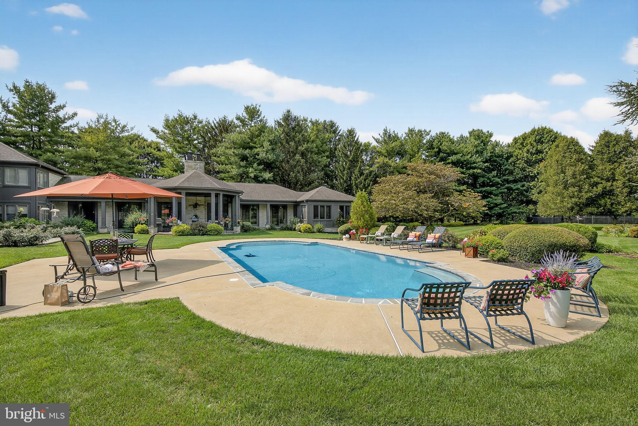 STONEHENGE - Residential