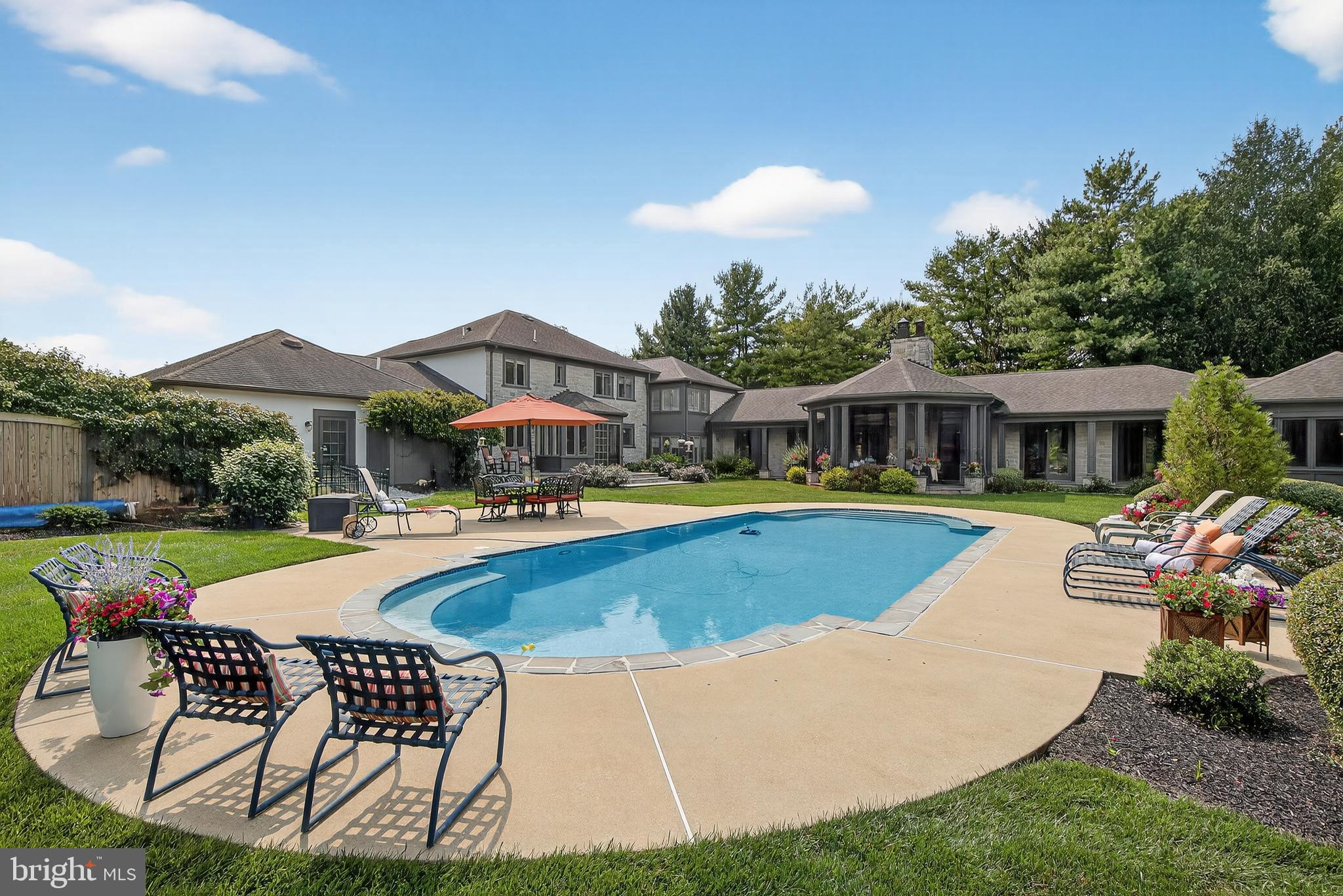 STONEHENGE - Residential