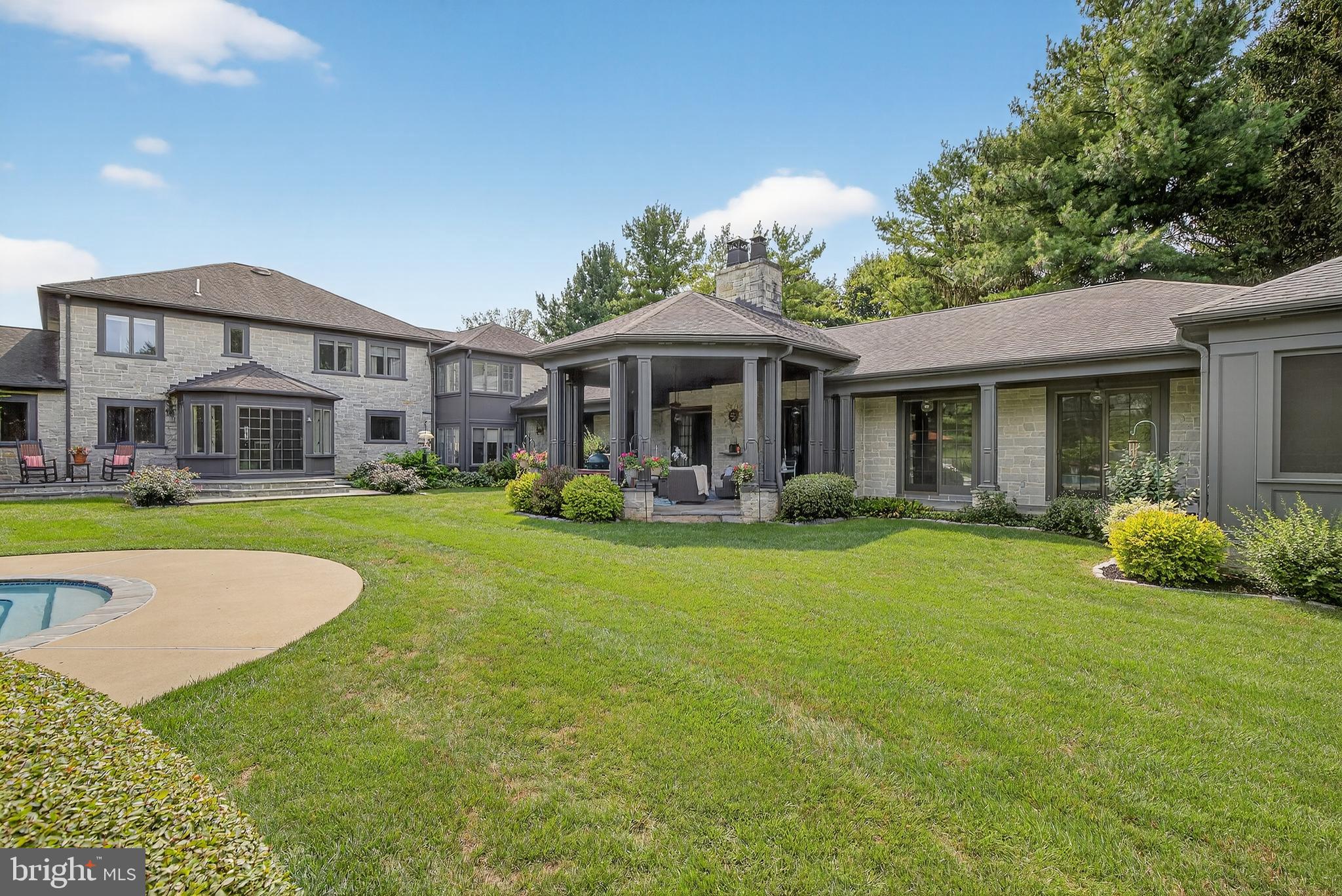 STONEHENGE - Residential