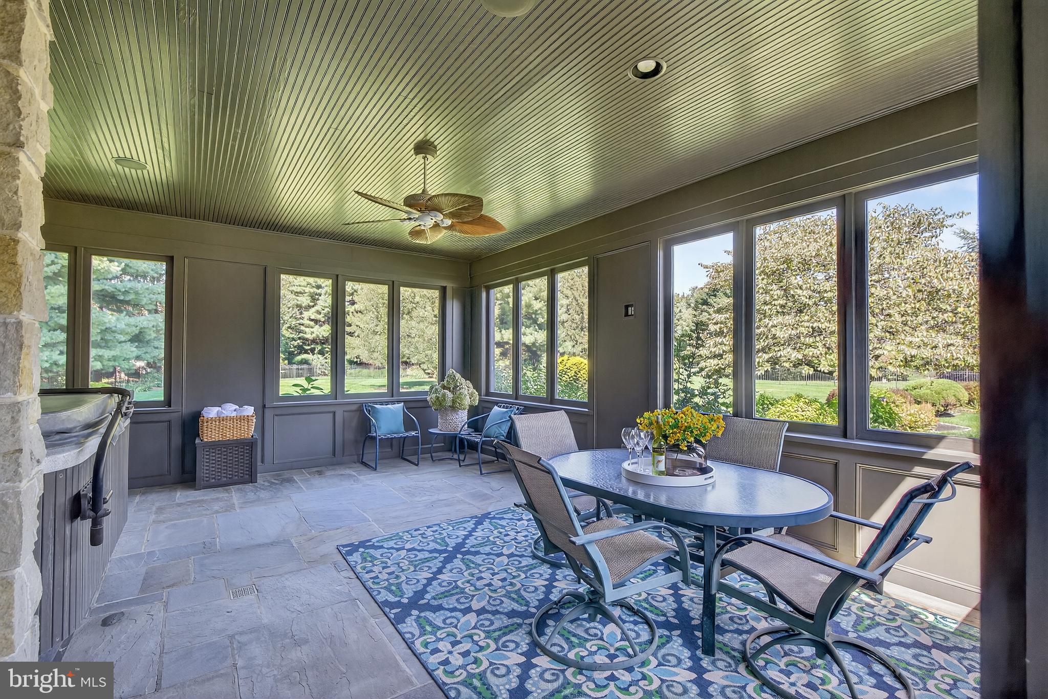 STONEHENGE - Residential