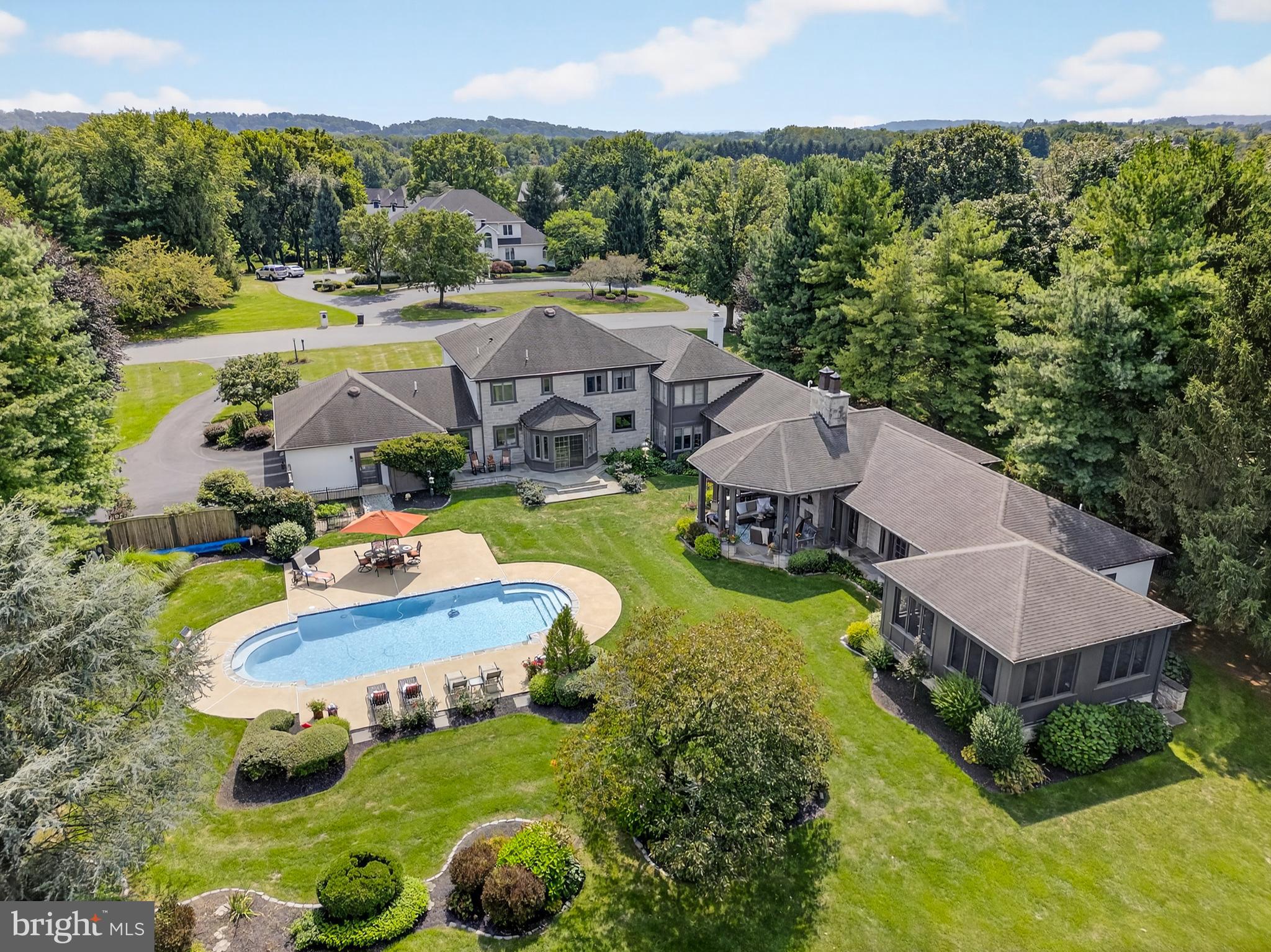 381 SARSEN DRIVE