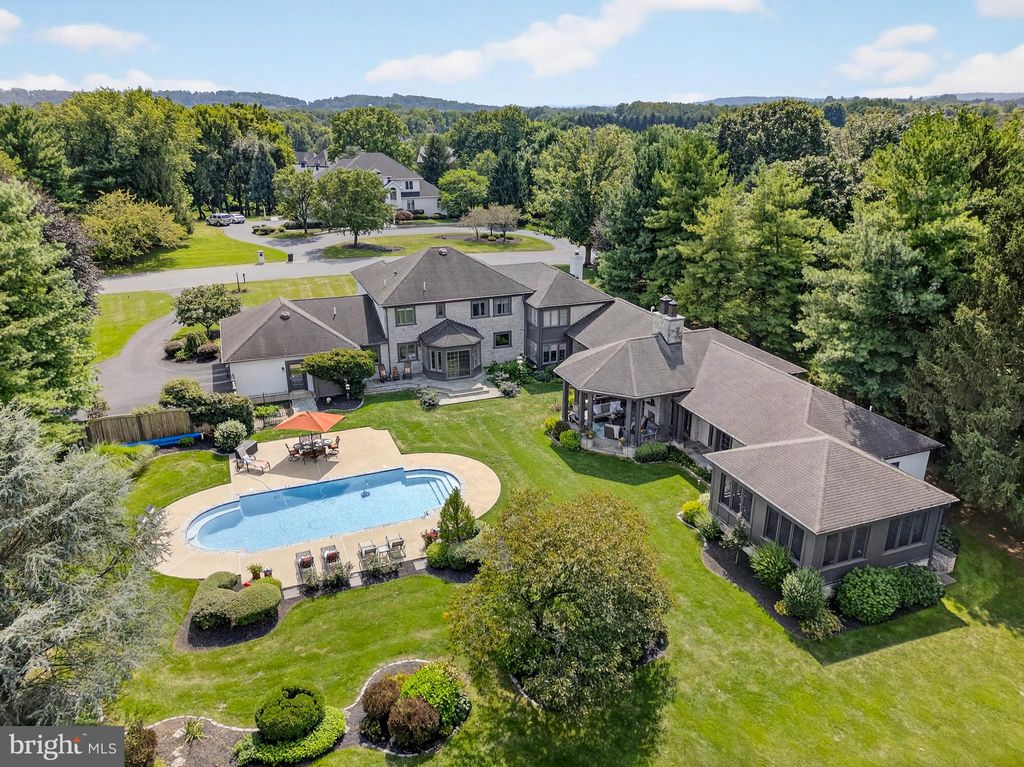 Photo of 381 Sarsen Drive, LITITZ, PA 17543 (MLS # PALA2075502)