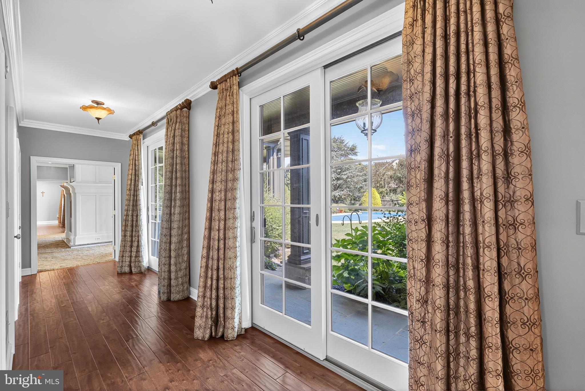 STONEHENGE - Residential