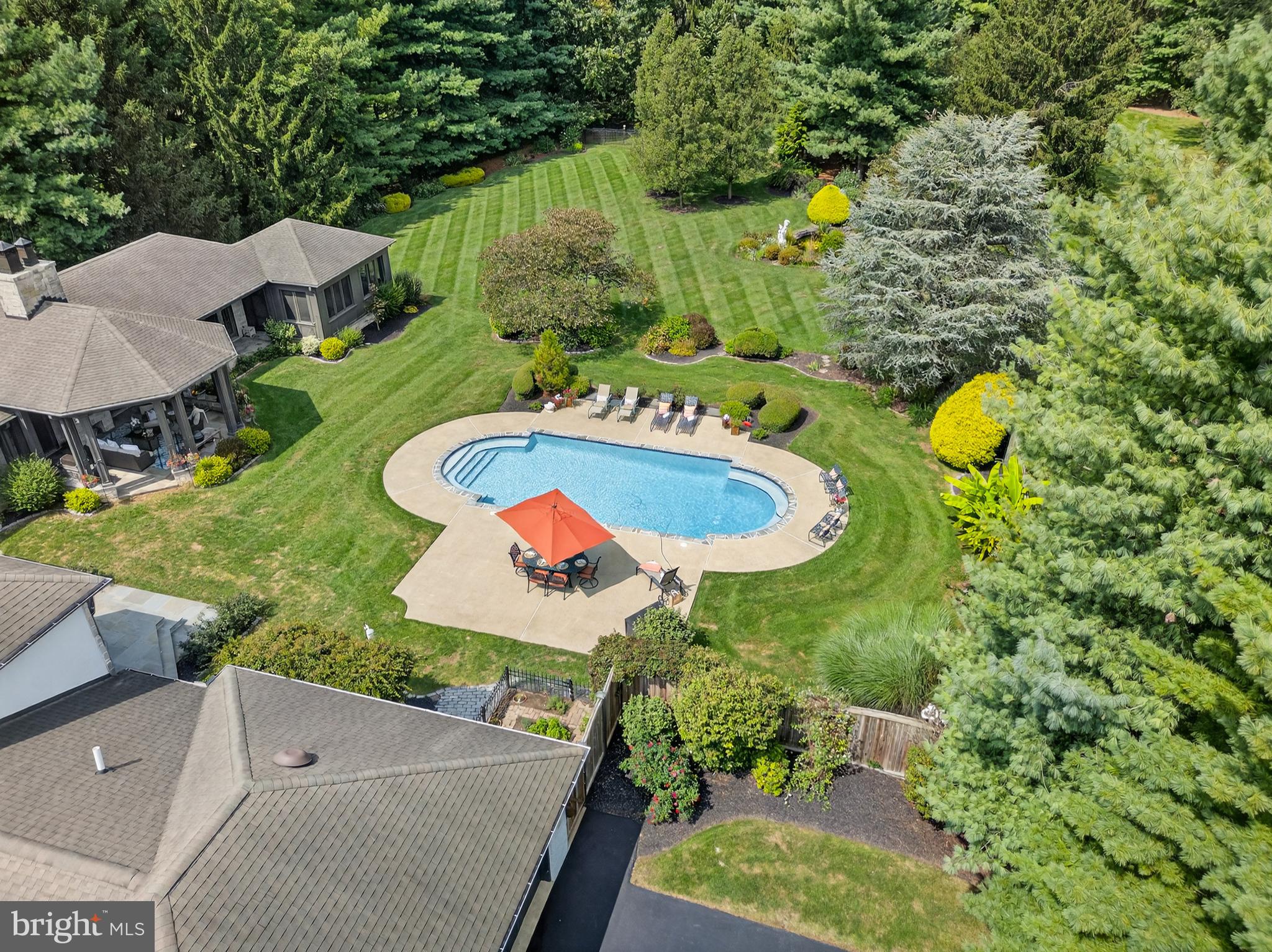 381 SARSEN DRIVE