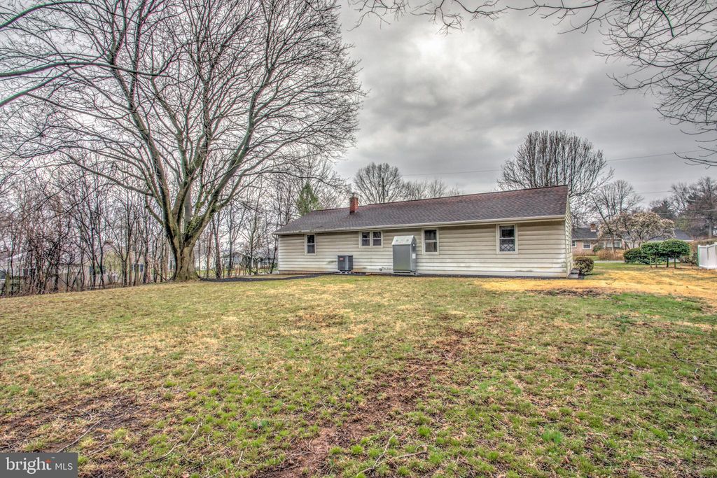 Photo of 99 WOODLAND AVE, ELIZABETHTOWN, PA 17022 (MLS # PALA2032368)