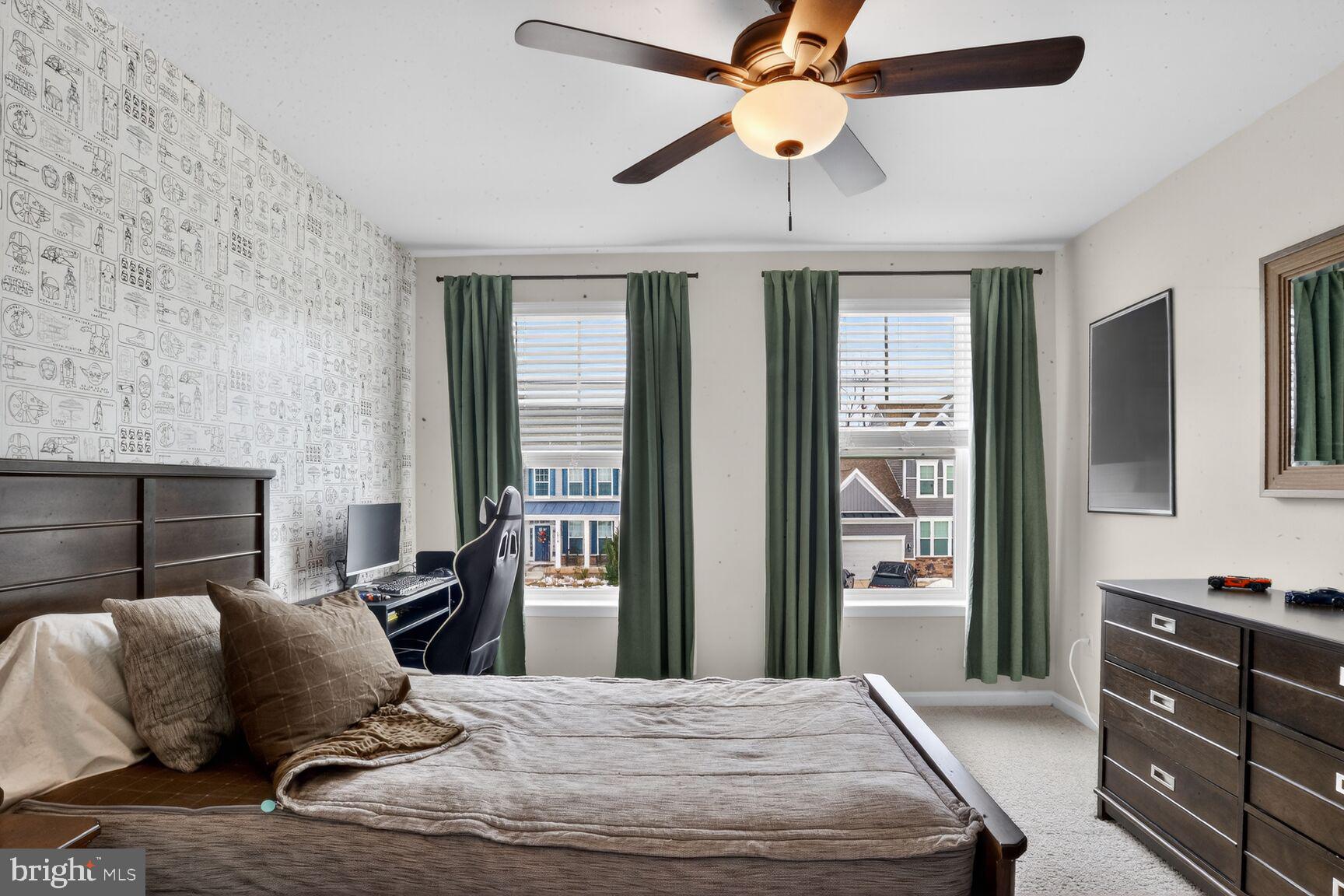 SOMERSET HILL - Residential