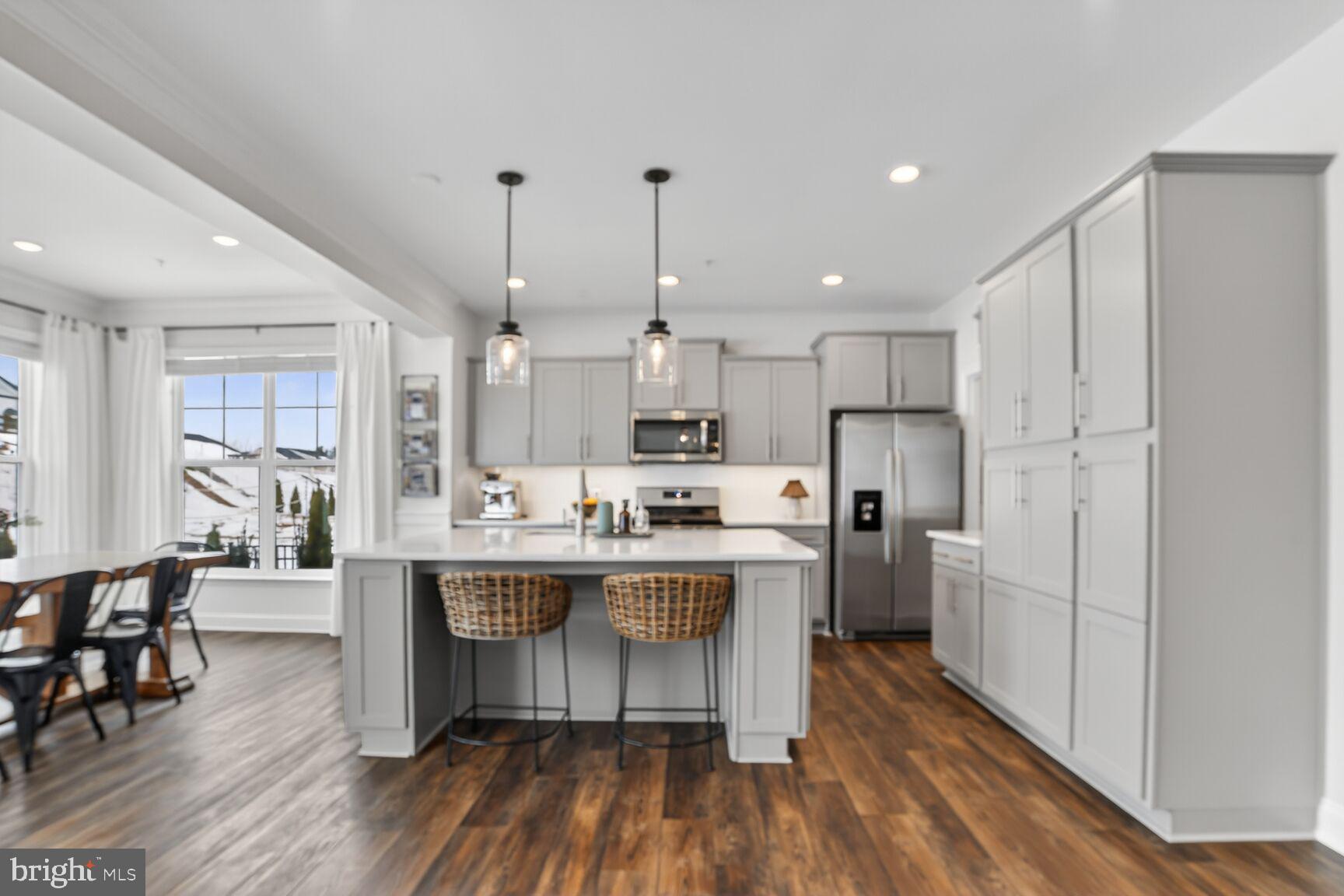 SOMERSET HILL - Residential