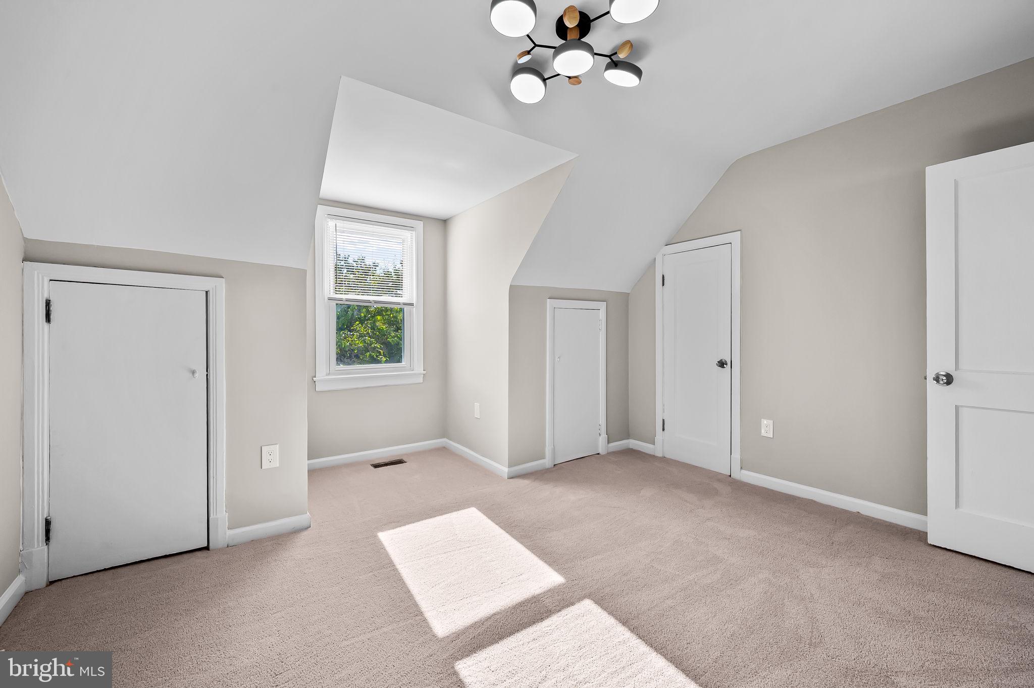 RIDGEWOOD - Residential