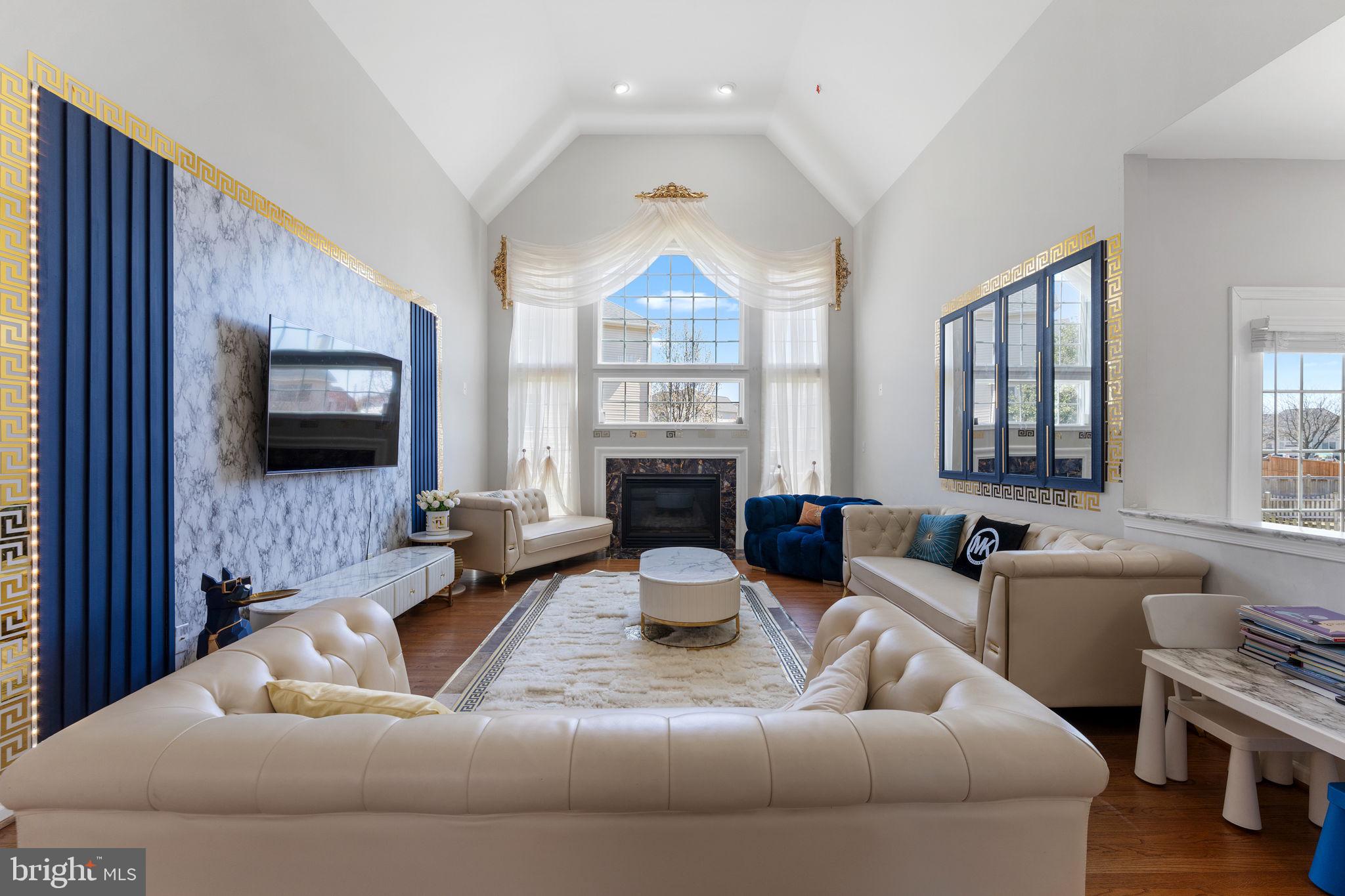 LOUDOUN VALLEY ESTATES - Residential Lease