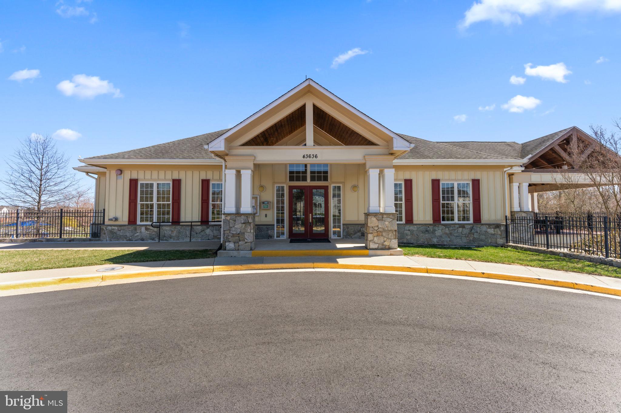 LOUDOUN VALLEY ESTATES - Residential Lease