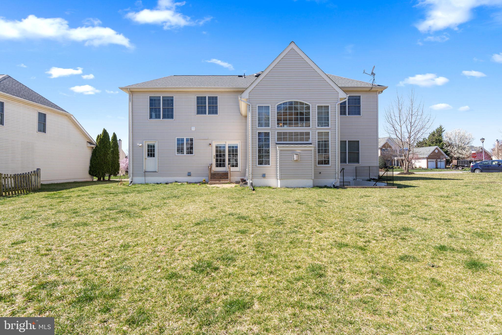 LOUDOUN VALLEY ESTATES - Residential Lease