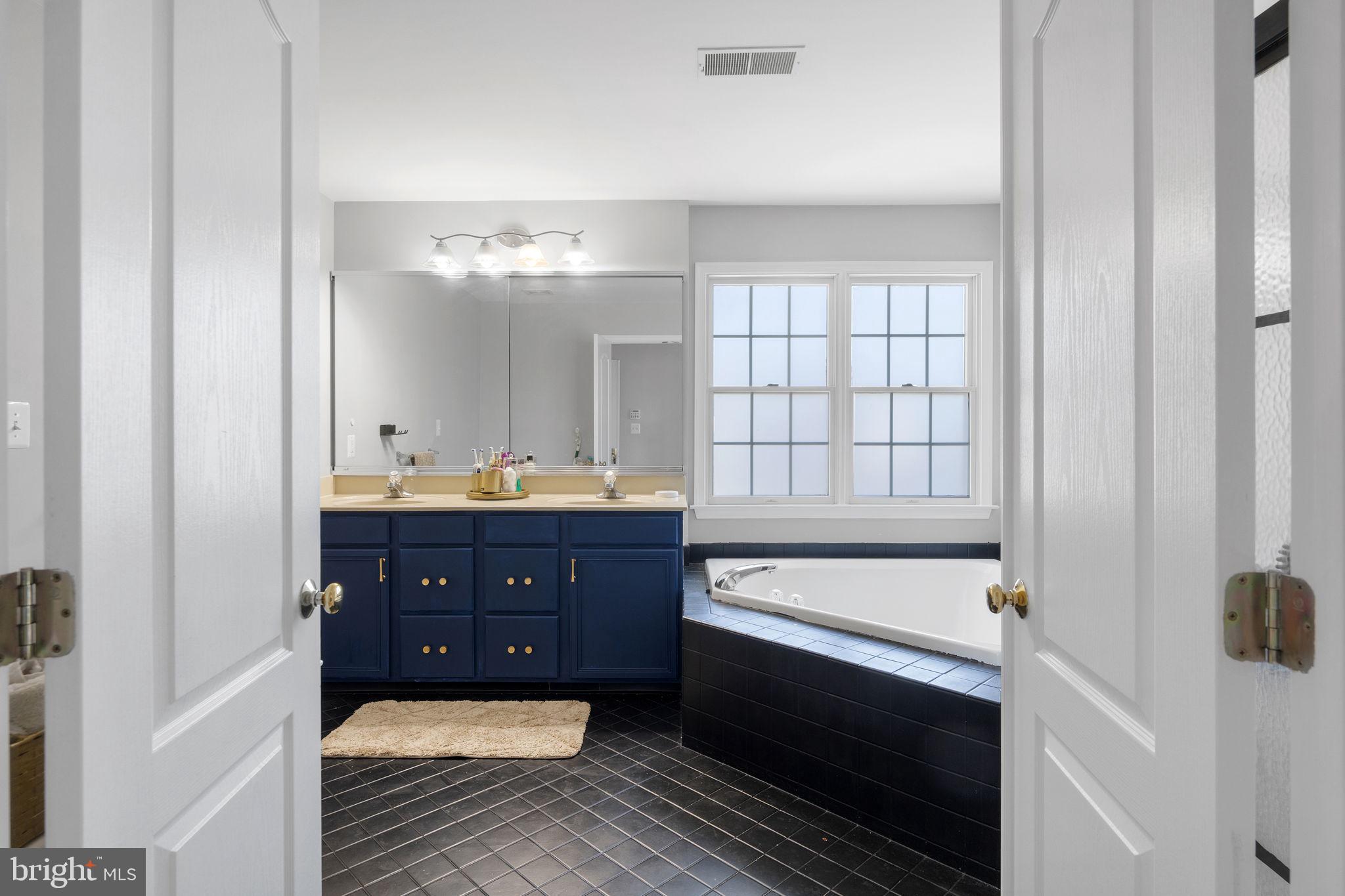 LOUDOUN VALLEY ESTATES - Residential Lease