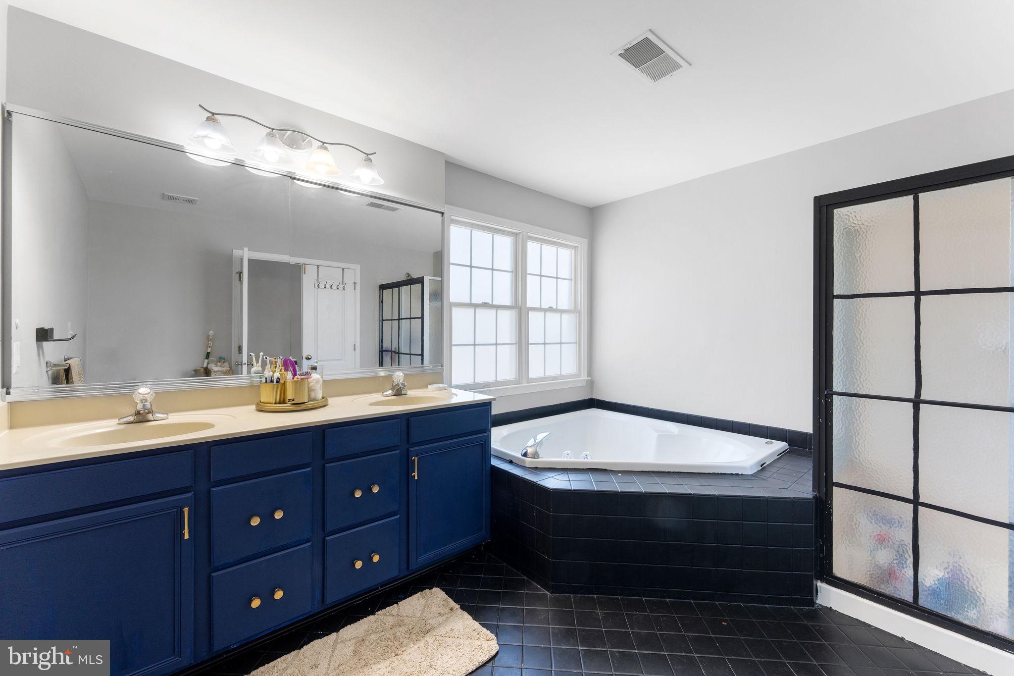 LOUDOUN VALLEY ESTATES - Residential Lease