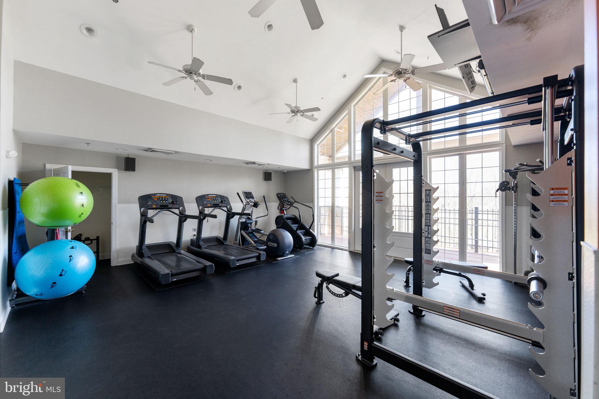 LOUDOUN VALLEY ESTATES - Residential Lease