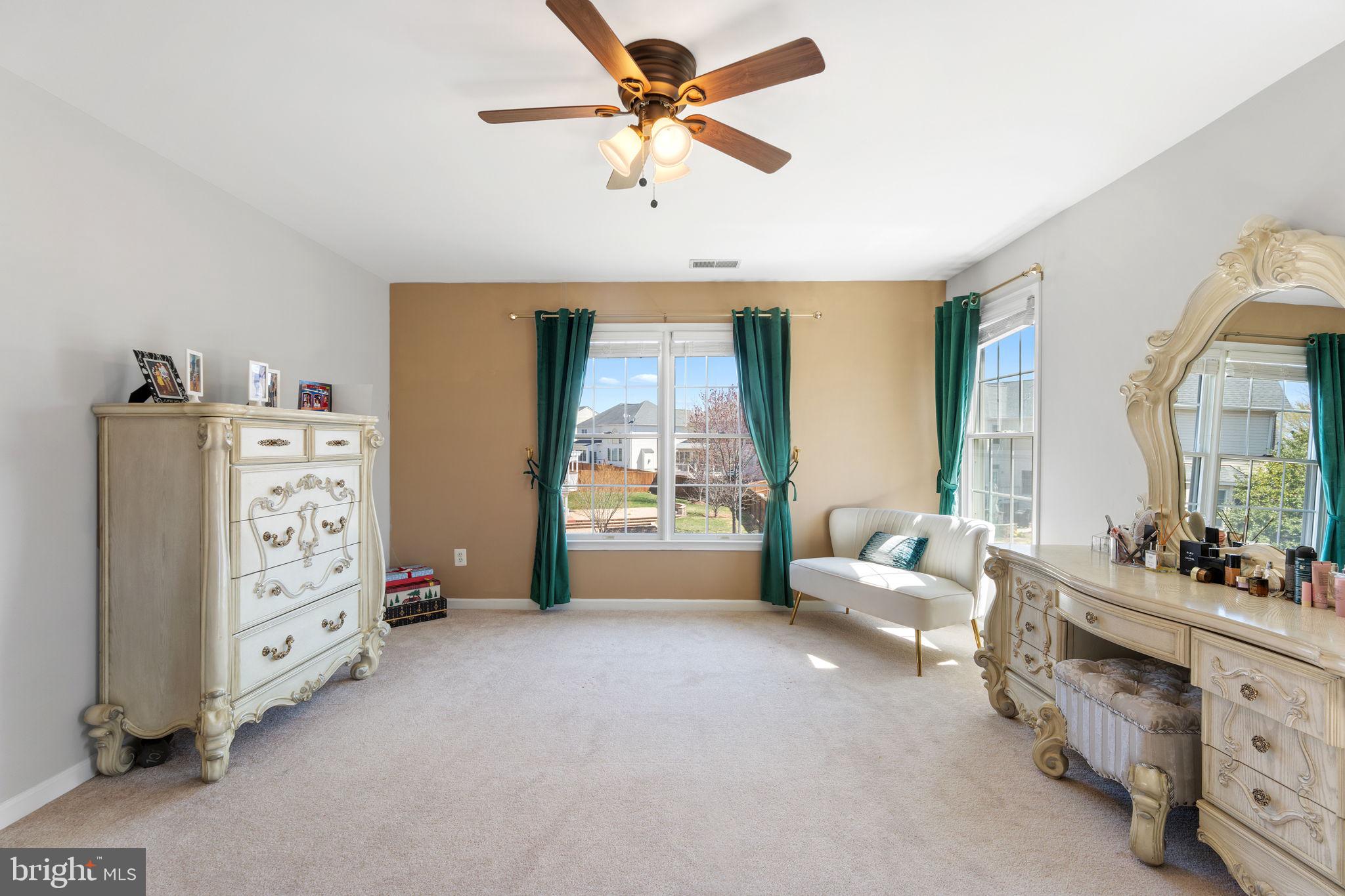 LOUDOUN VALLEY ESTATES - Residential Lease